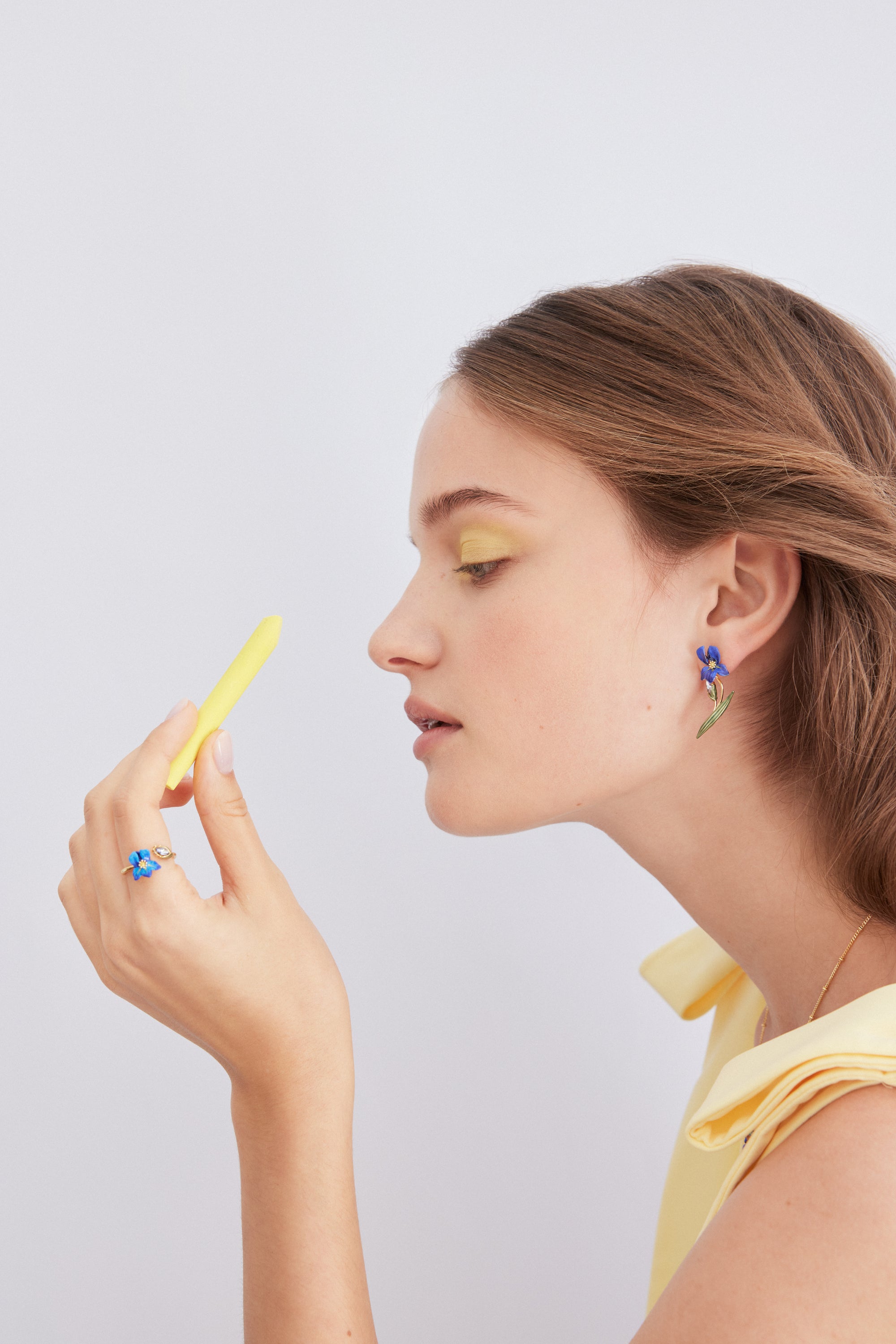 Bague ajustable Iris de Sibérie et cristal facetté