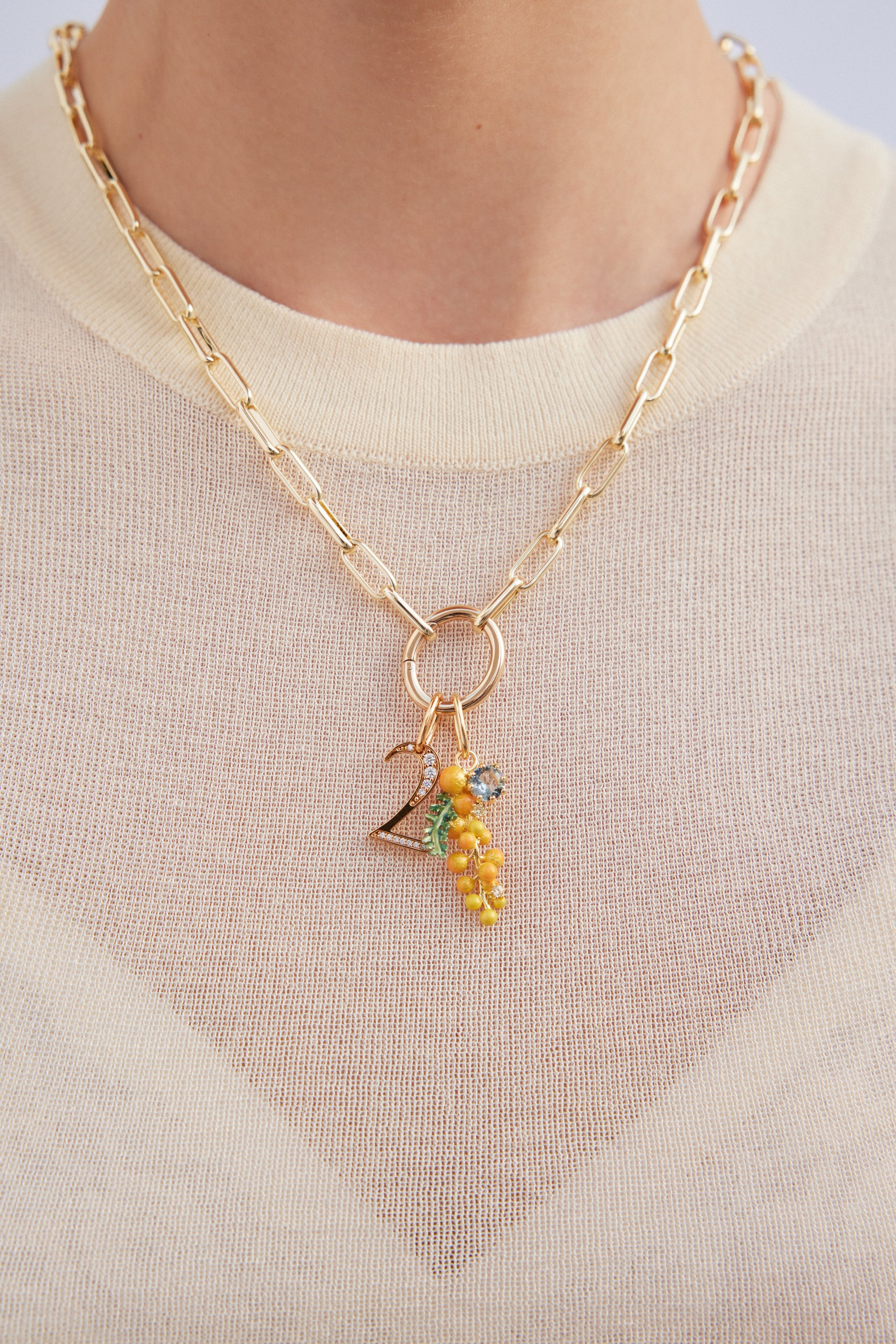 Pendentif Mimosa, Délicatesse et Renouveau
