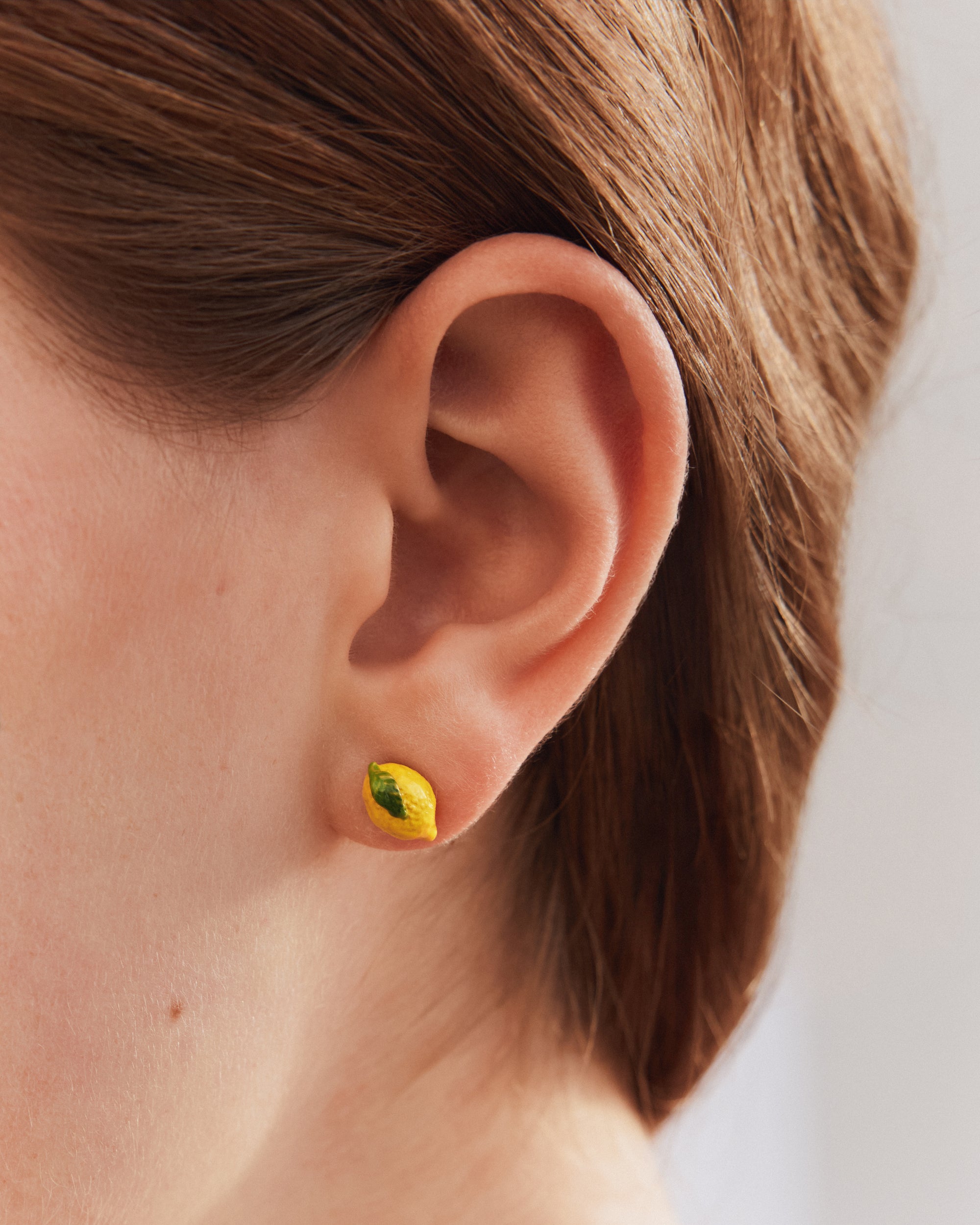 Boucles d'oreilles asymetriques citron et fleur d'oranger