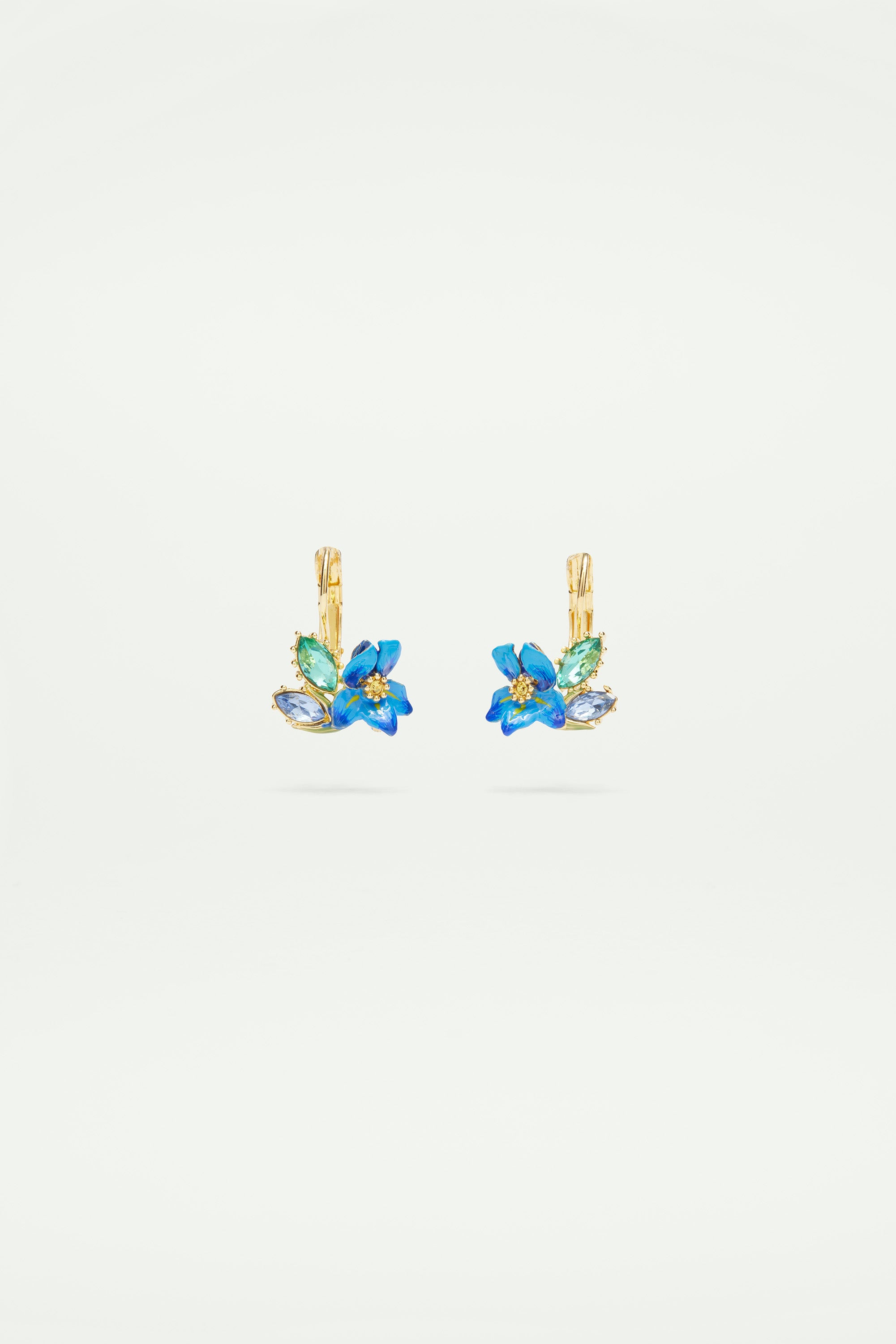 Boucles d'oreilles dormeuses Iris de Sibérie et cristaux facettés