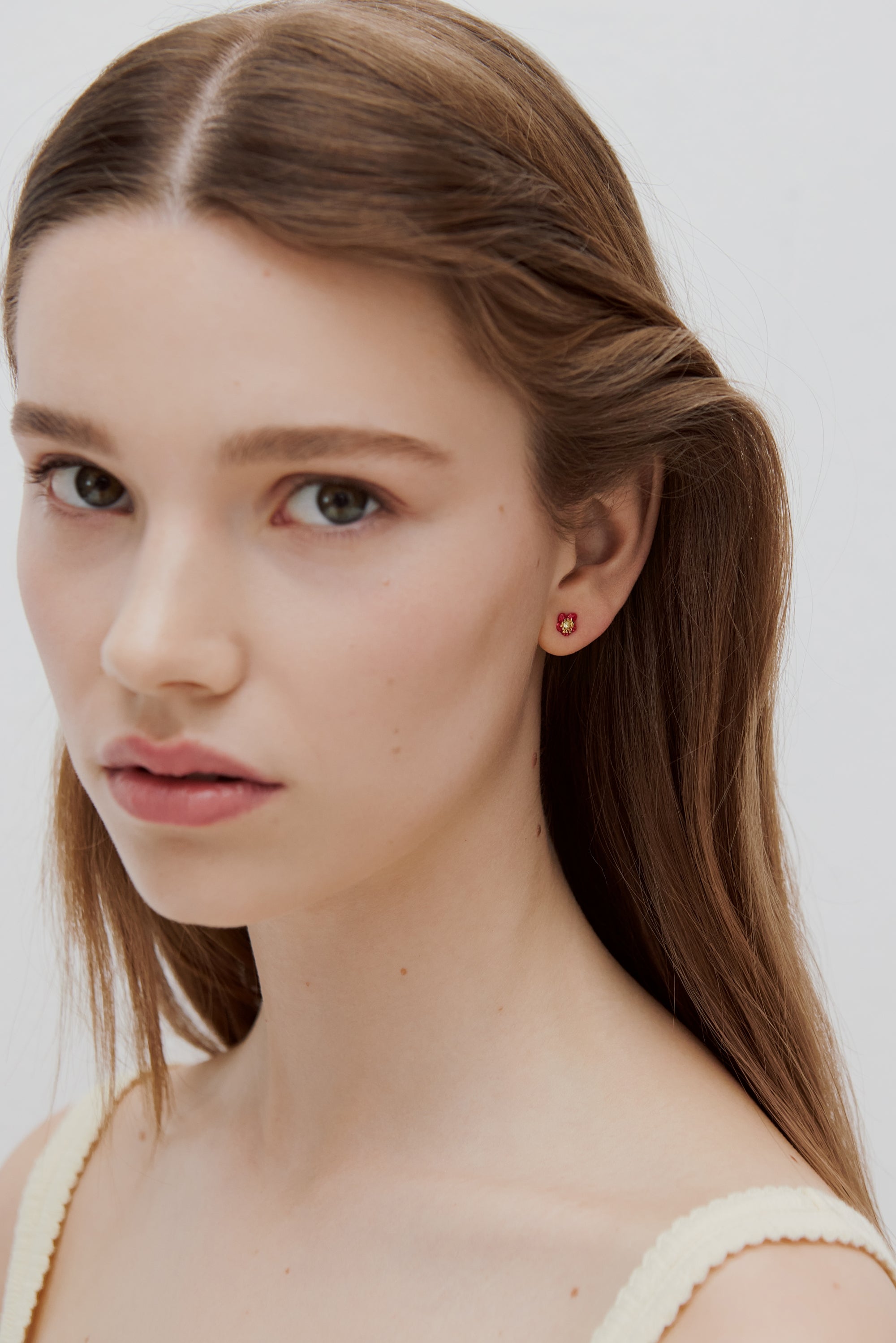 Boucle d'oreille fleur violette et pierre facettée, à l'unité