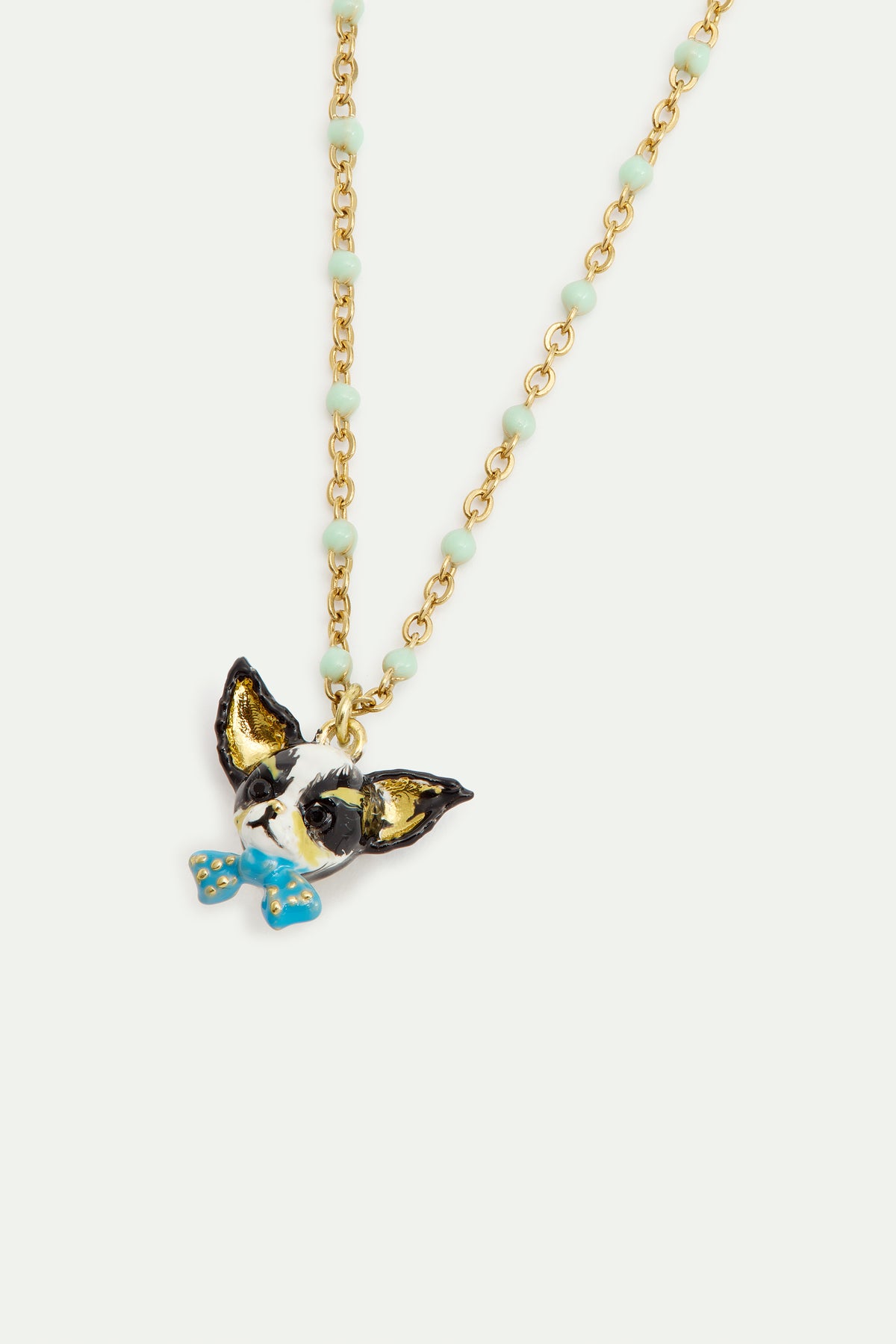 Collier pendentif Chihuahua et noeud papillon bleu