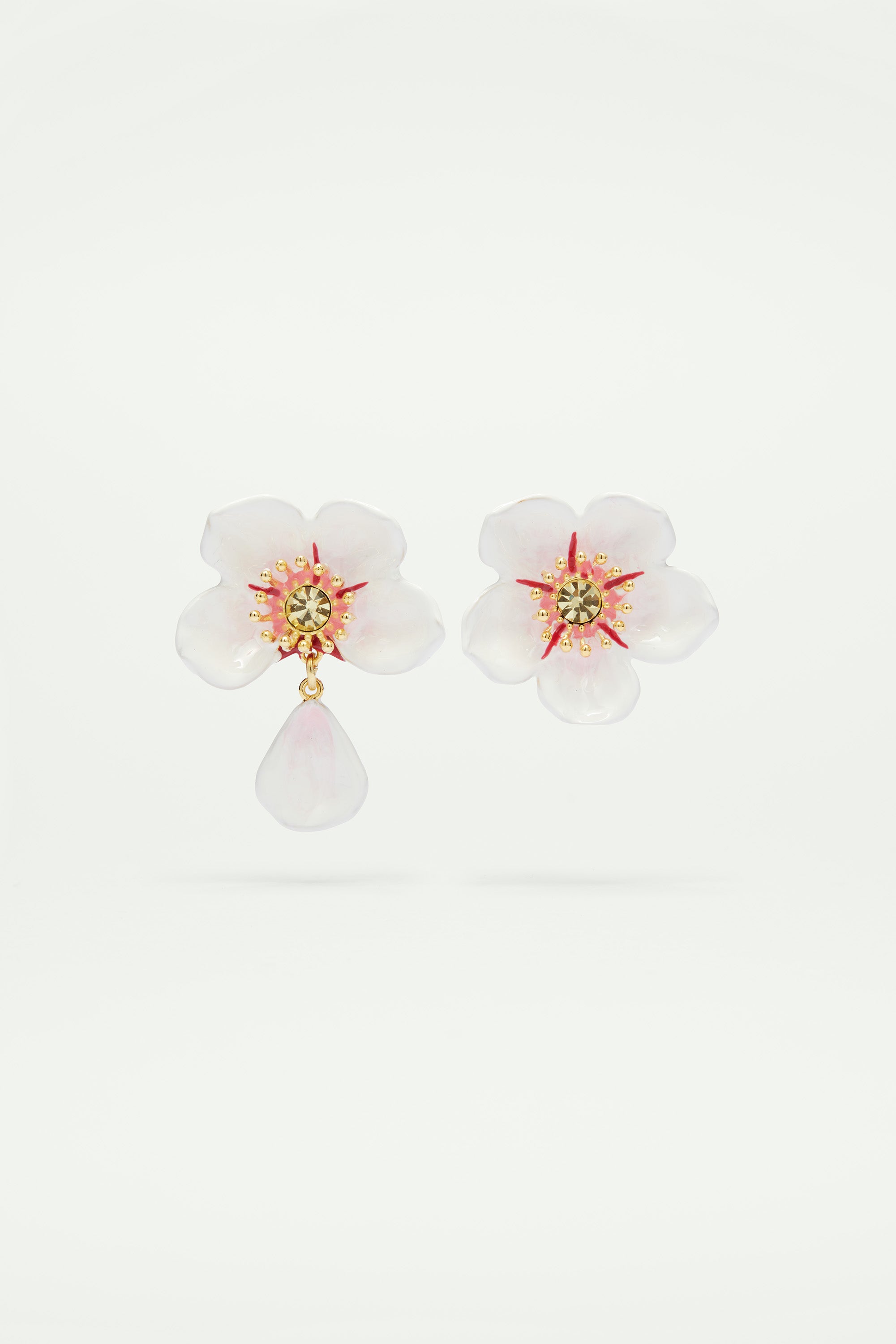 Boucle d'oreilles fleur blanche de cerisier
