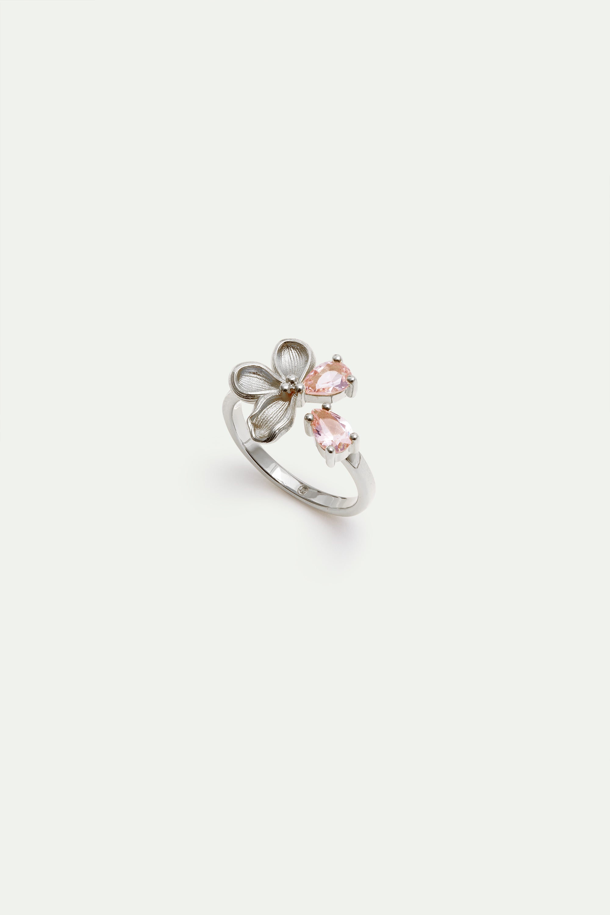 Anillo ajustable plateado flor de cerezo y piedras rosas