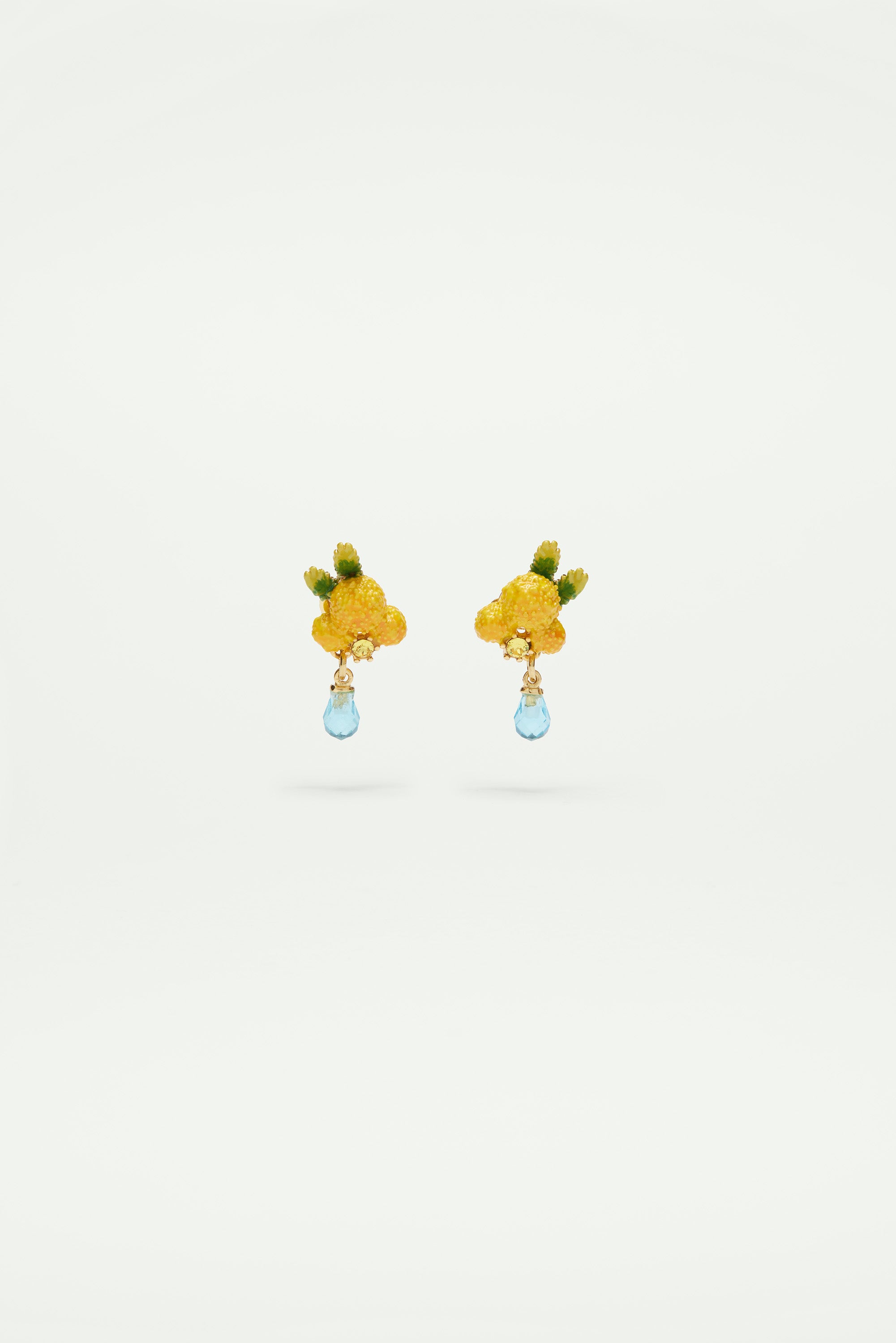 Boucles d'oreilles fleur de mimosa et petites feuilles