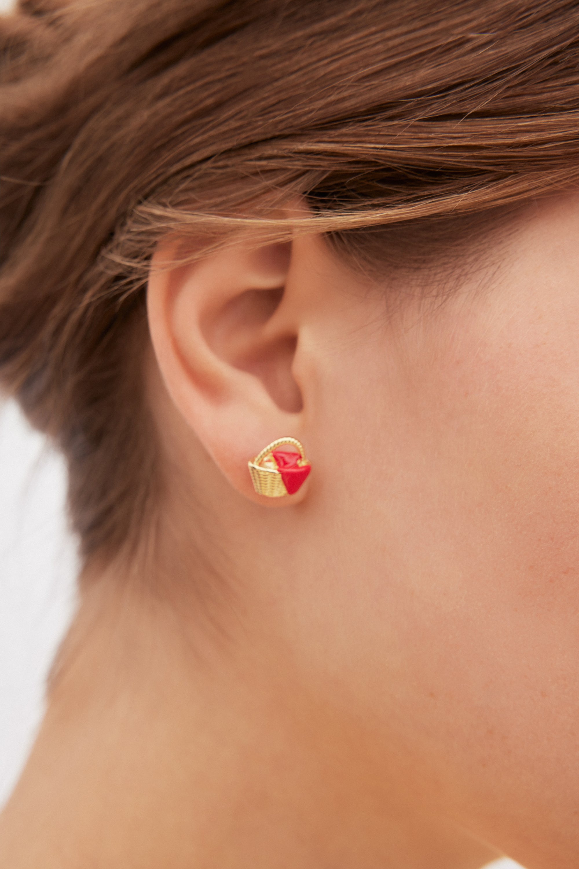 Boucles d'oreilles asymétriques carte coeur et panier coeur