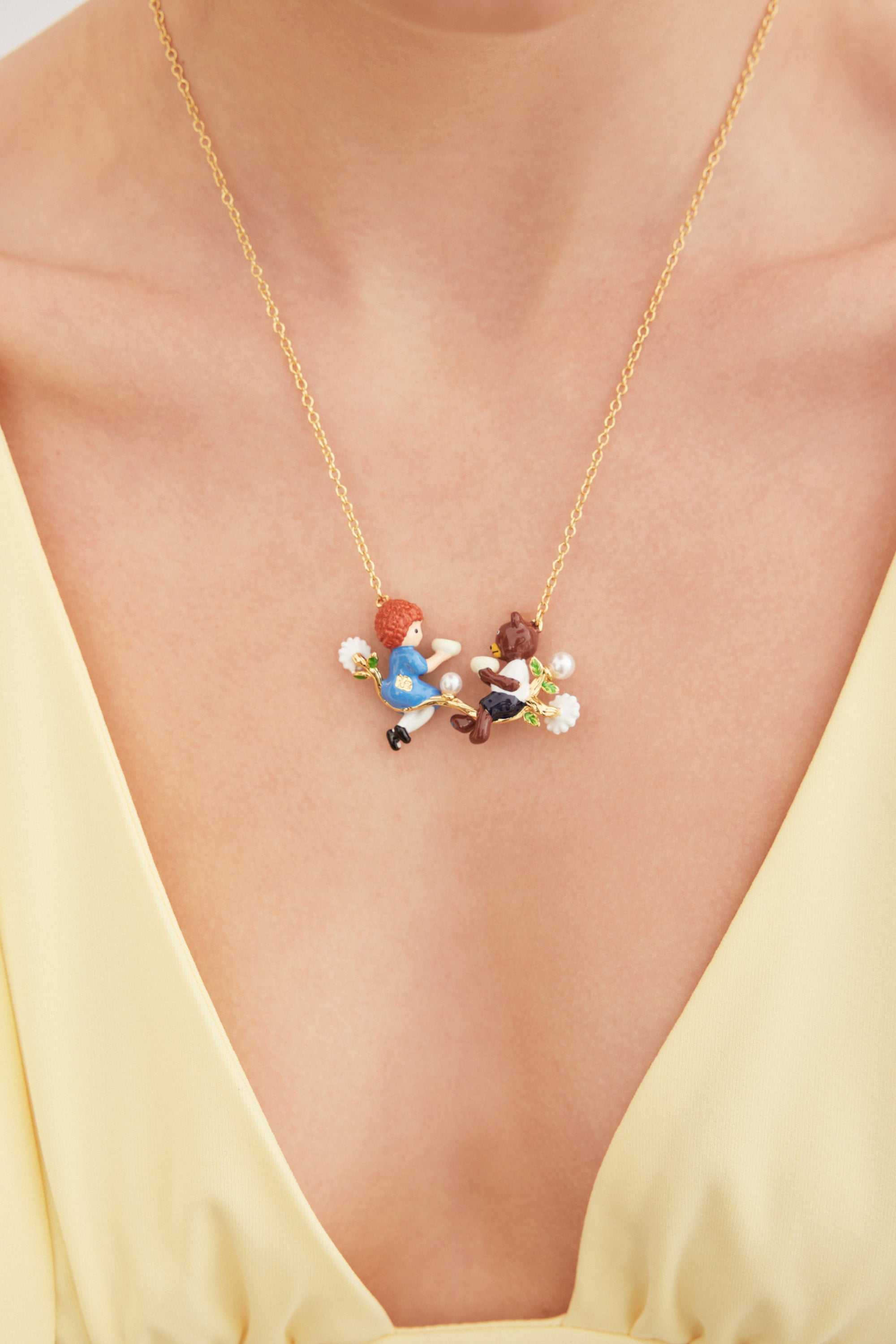 Collier plastron Boucle d'or, Ours, fleurs et perles