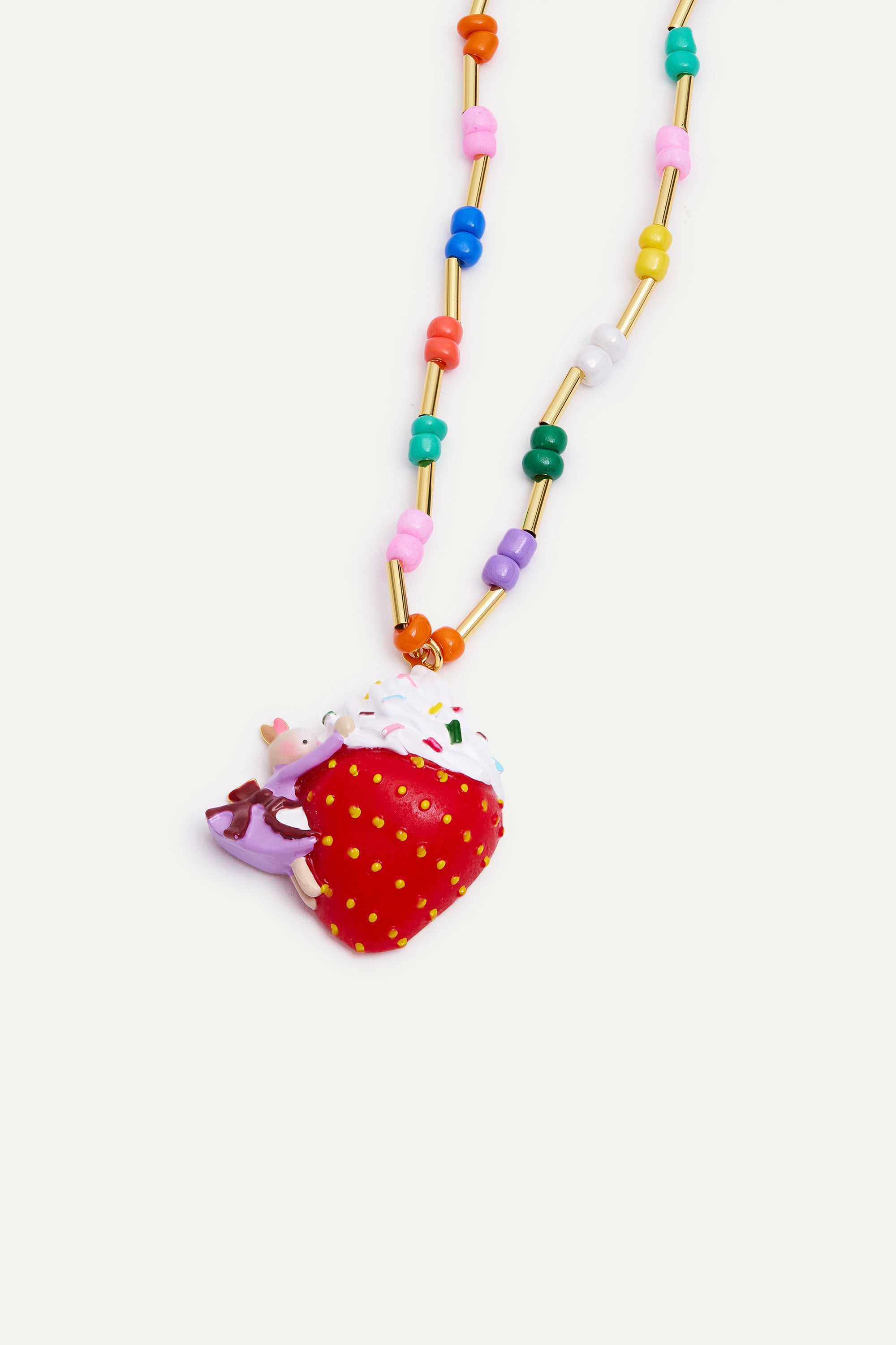 Collier pendentif Gretel, fraise chantilly et perles fantaisies colorées