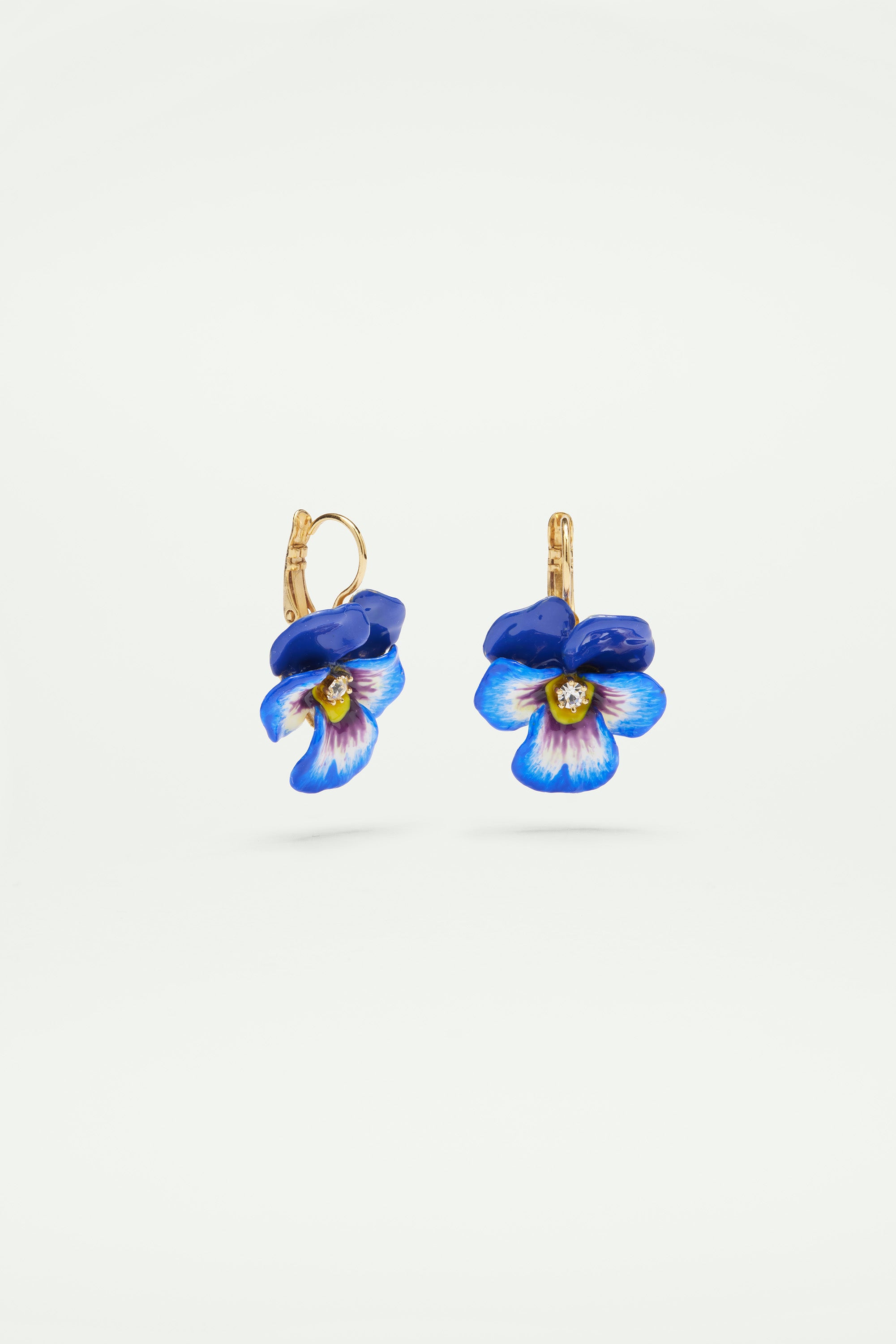 Boucles d'oreilles dormeuses pensée bleu et cristal