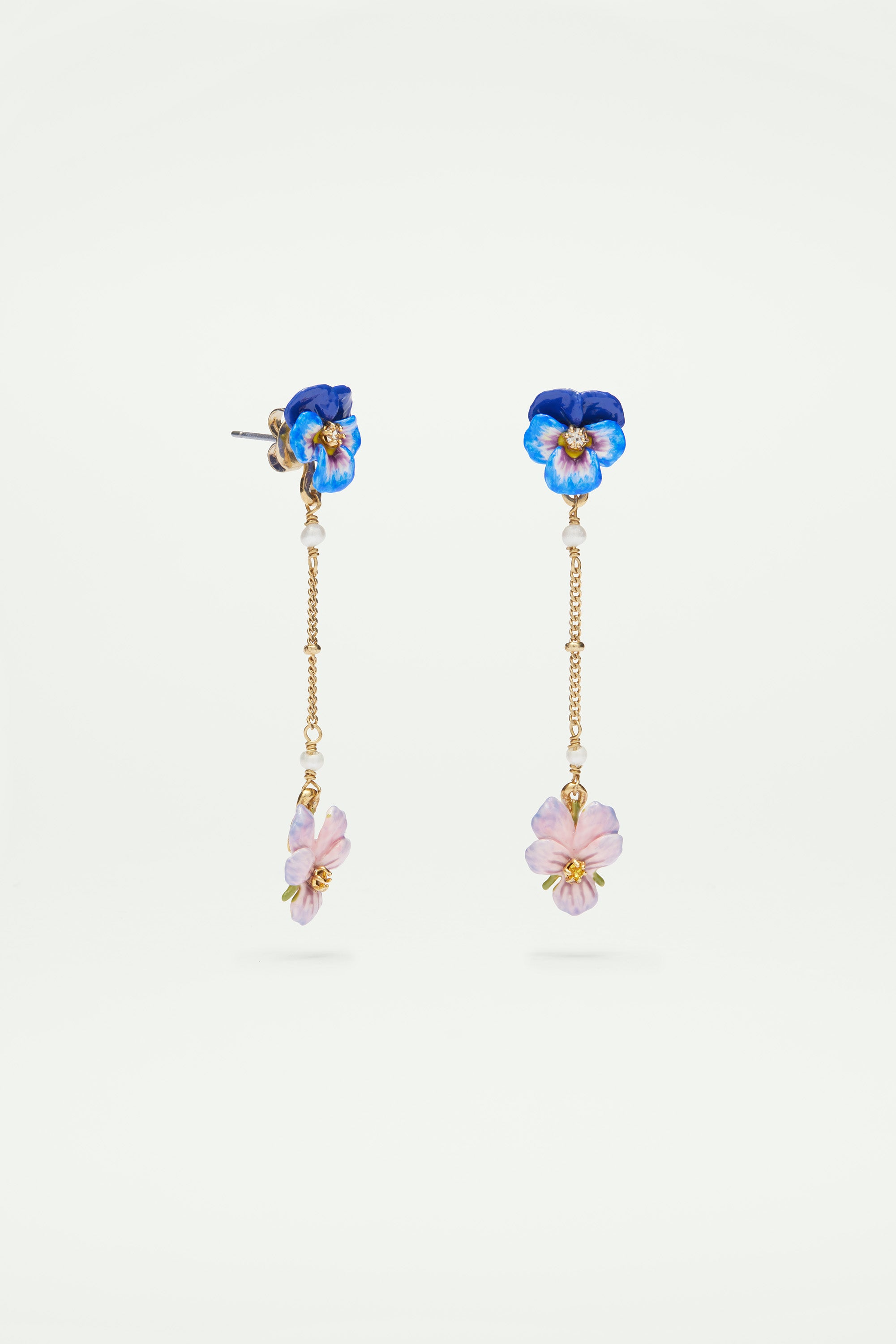 Boucles d'oreilles tiges pendantes pensée rose et perle et pensée bleu