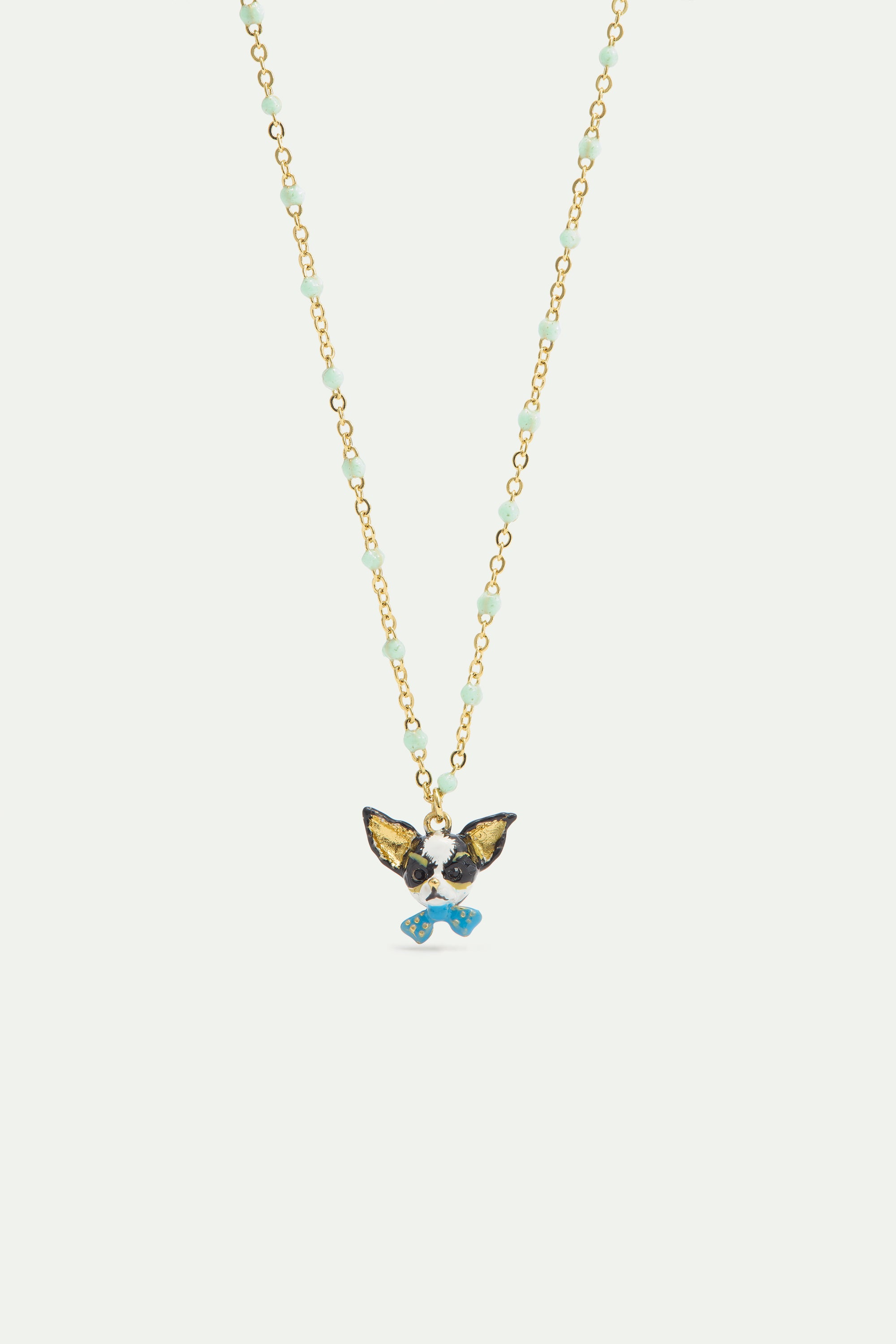 Collier pendentif Chihuahua et noeud papillon bleu