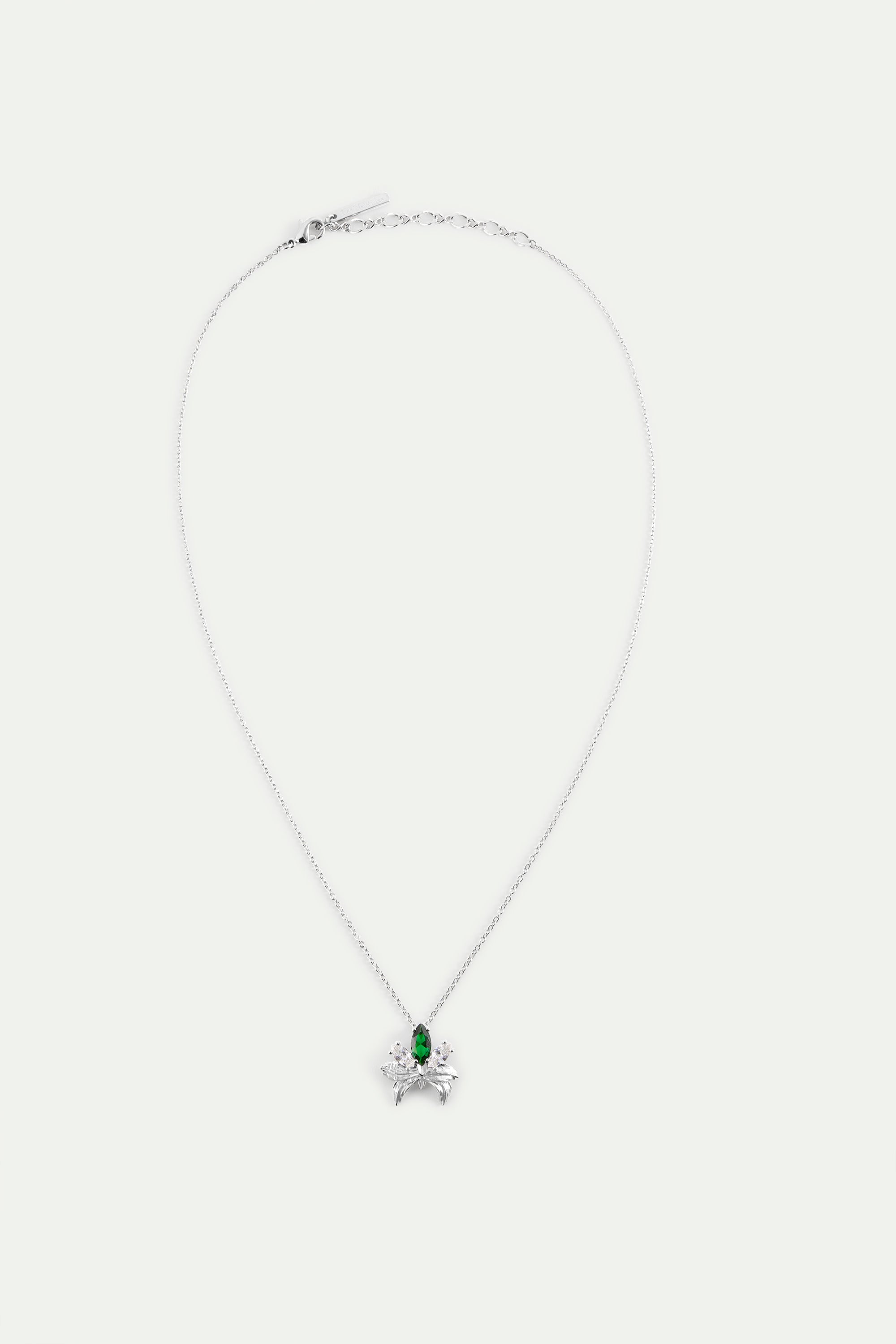 Collier pendentif argenté orchidée et pierres blanches et verte