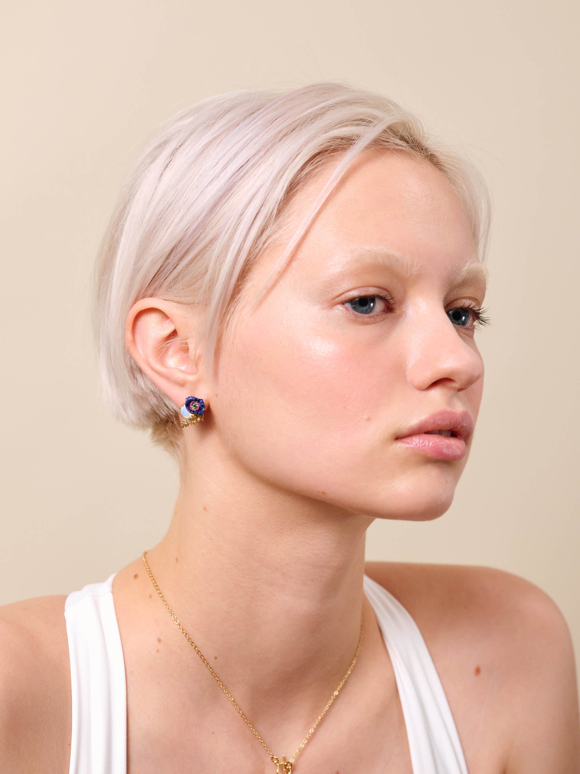 Boucles d'oreilles tiges fleurs imaginaires et cristal