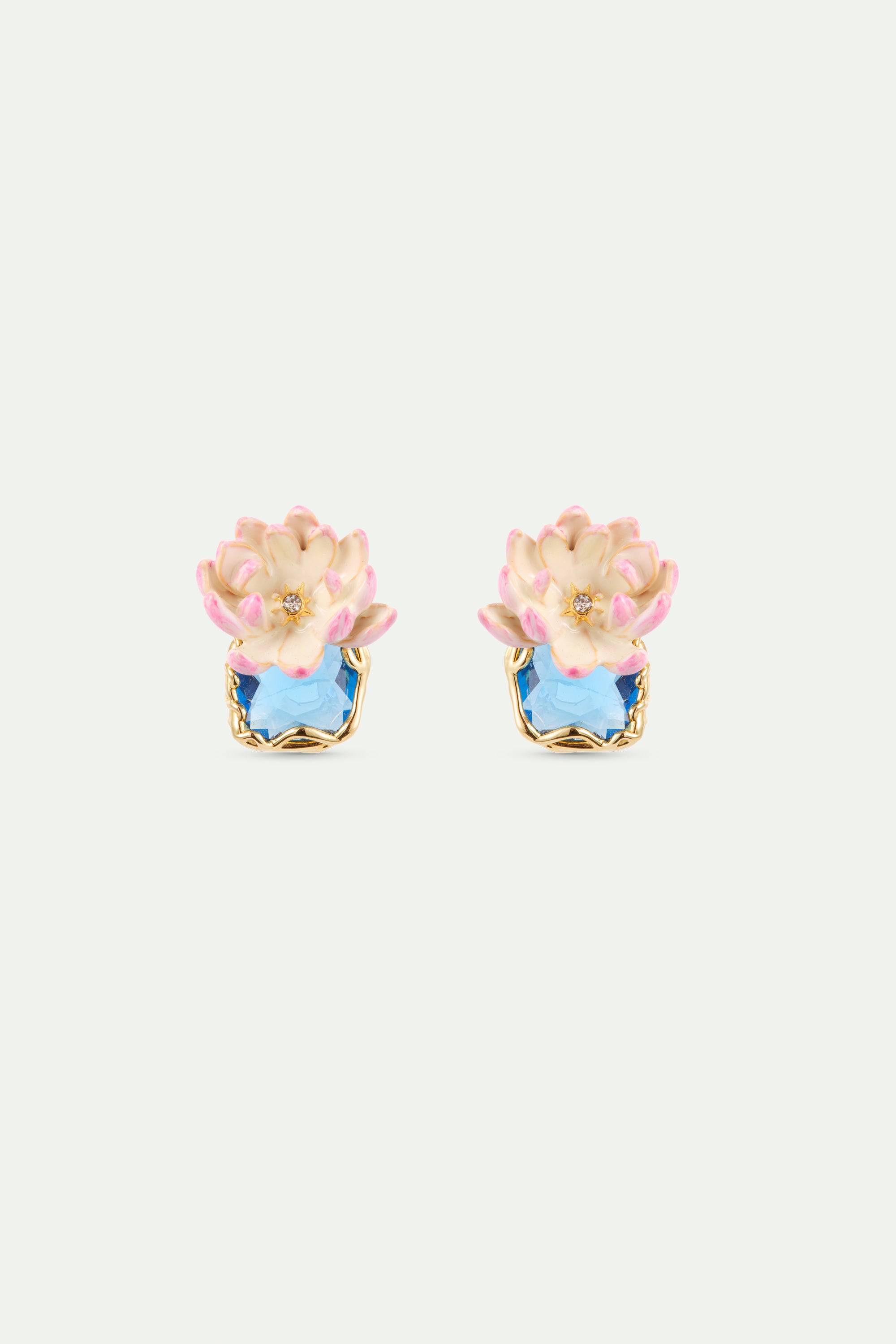 Boucles d’oreilles tiges nymphéa rose et pierre ronde bleue