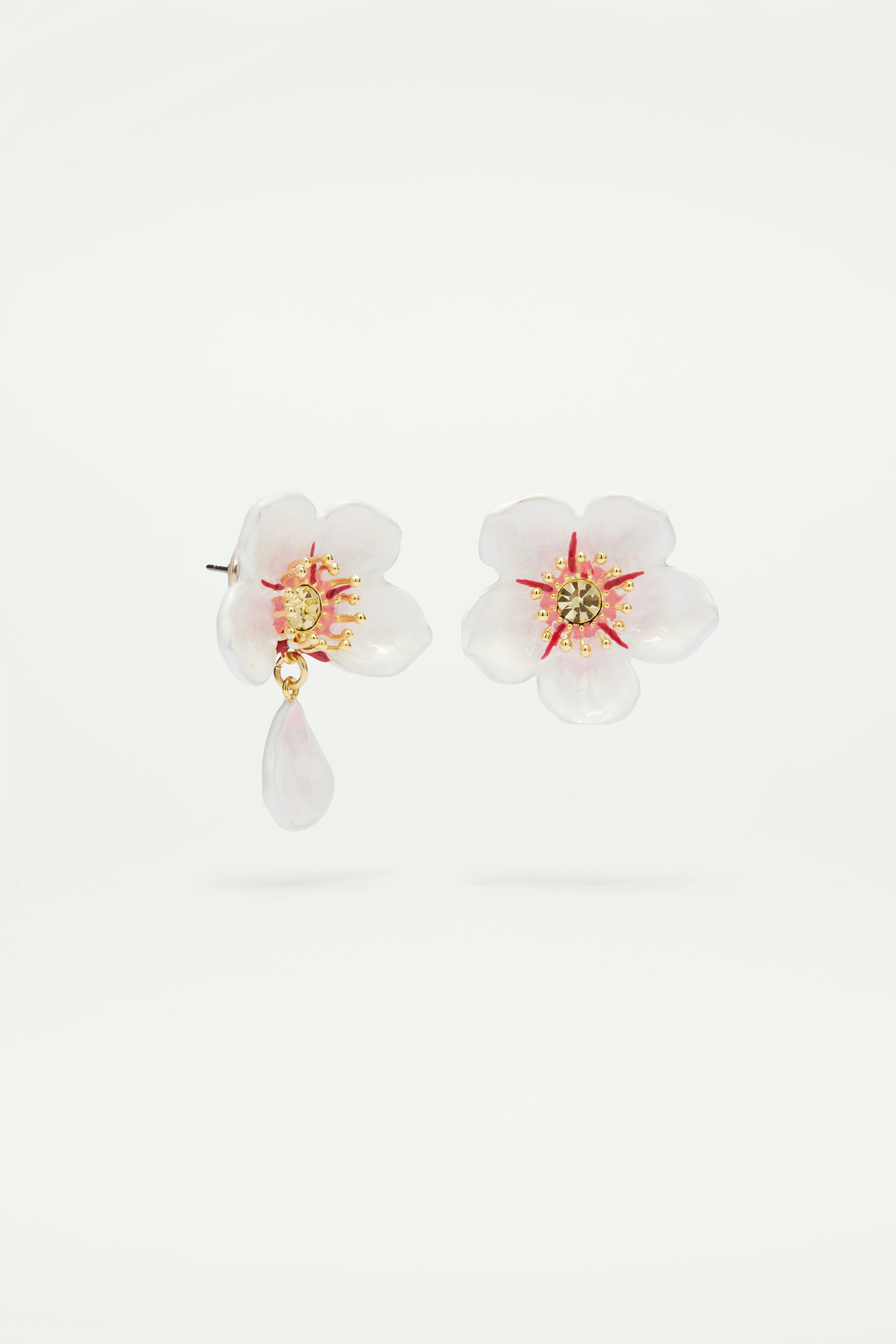 Boucle d'oreilles fleur blanche de cerisier
