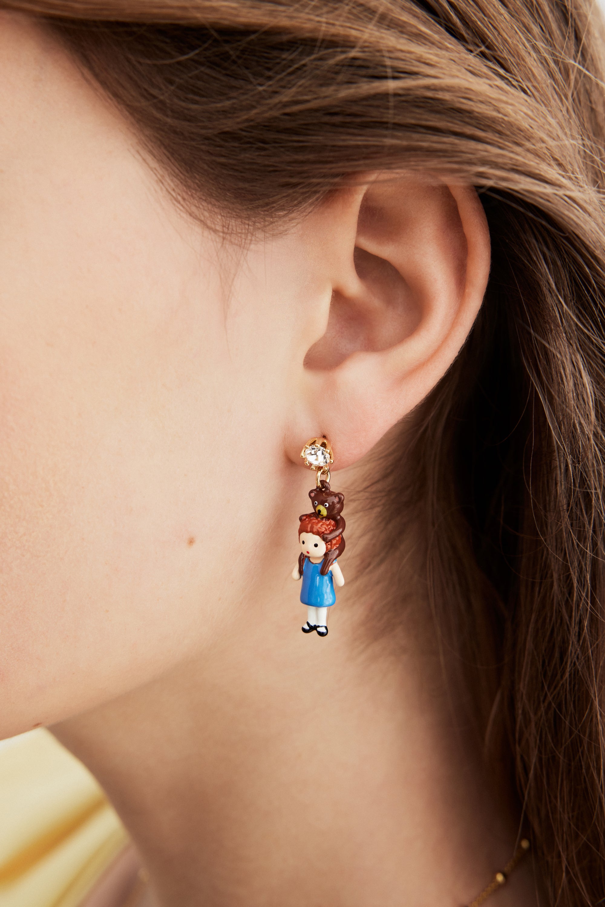 Boucles d'oreilles asymétriques panier de fleurs et Boucle d'Or, cristal facetté