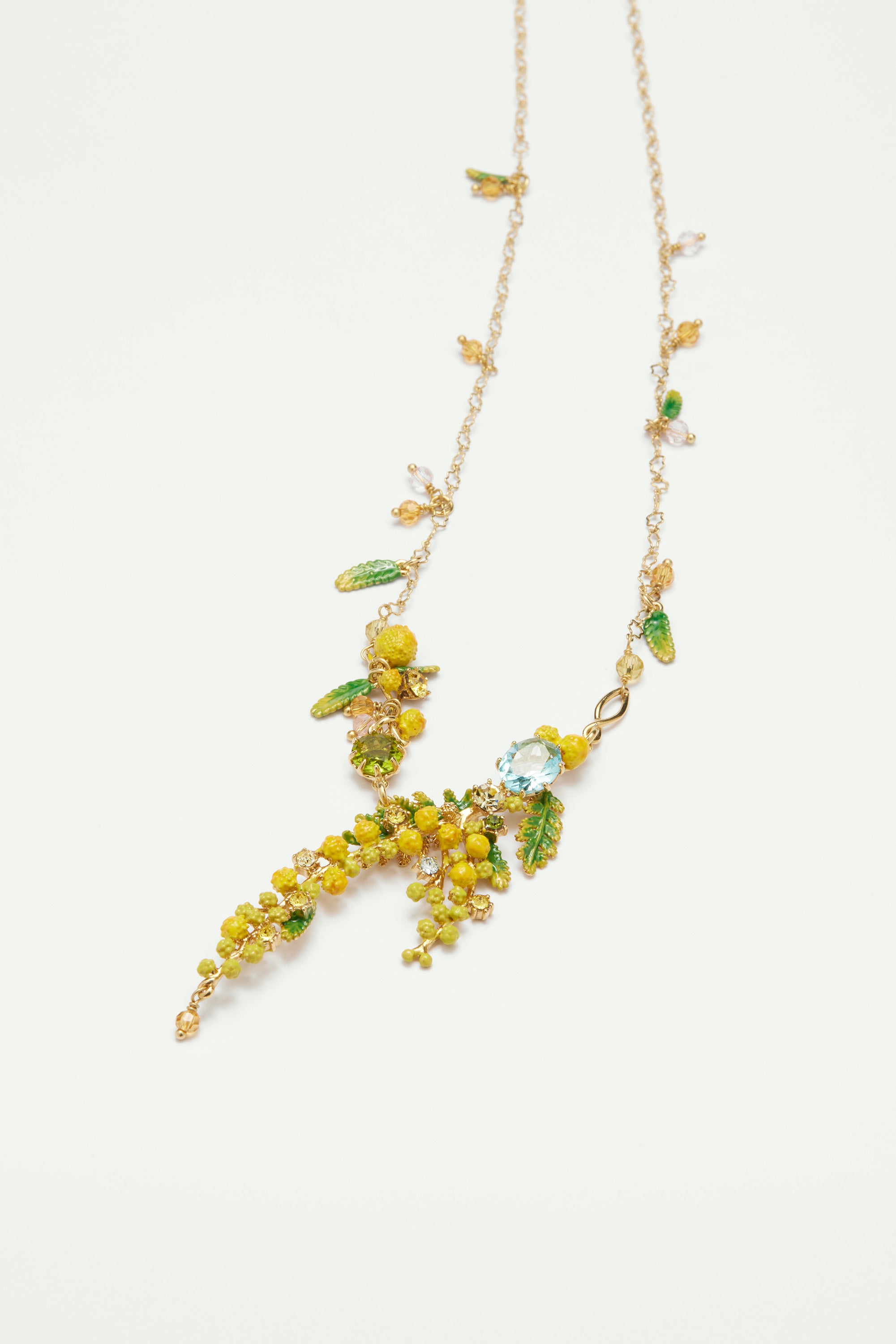 Collier plastron branches de mimosa, fougères et petites feuilles