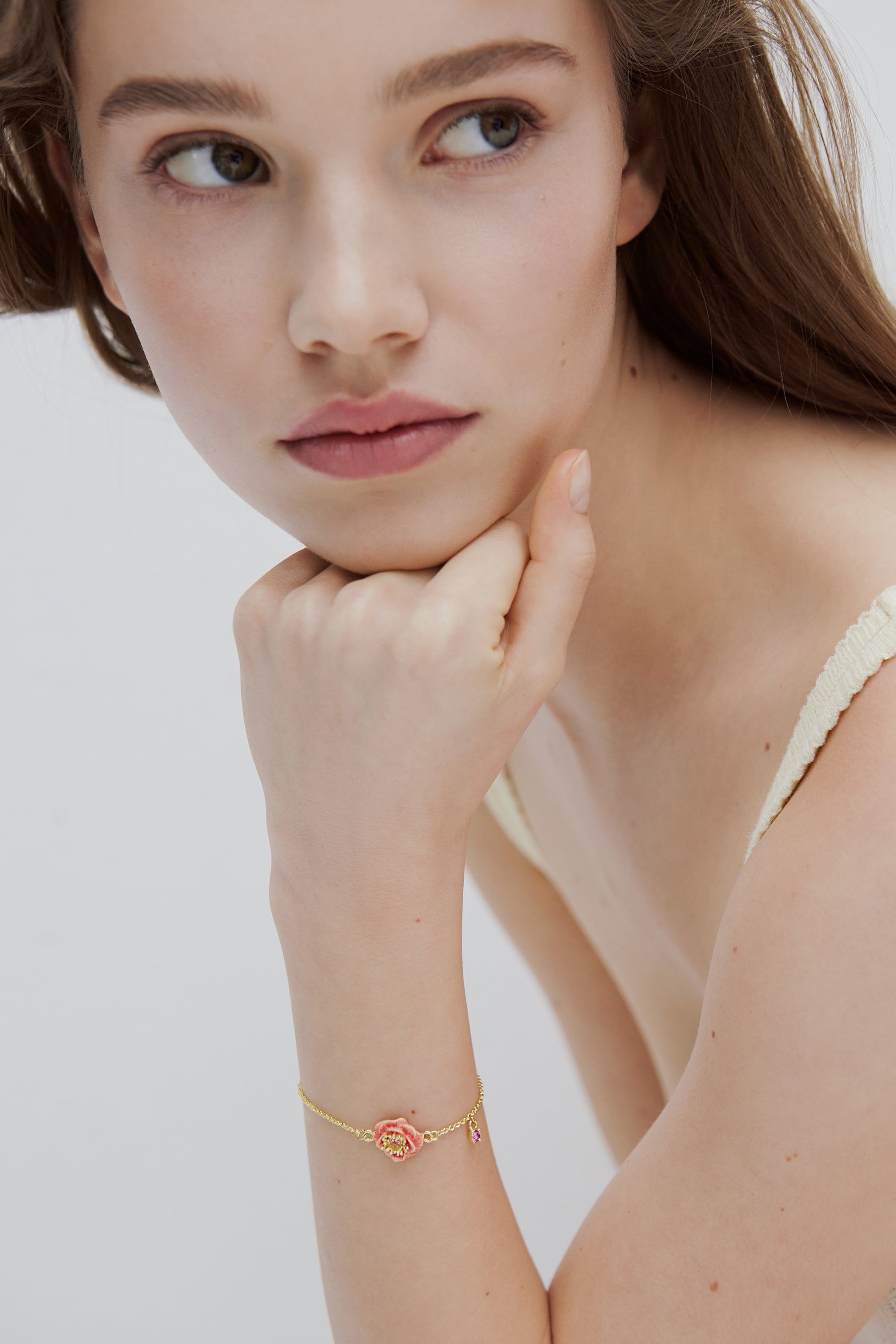 Fine bracelet with pink anemone and crystal