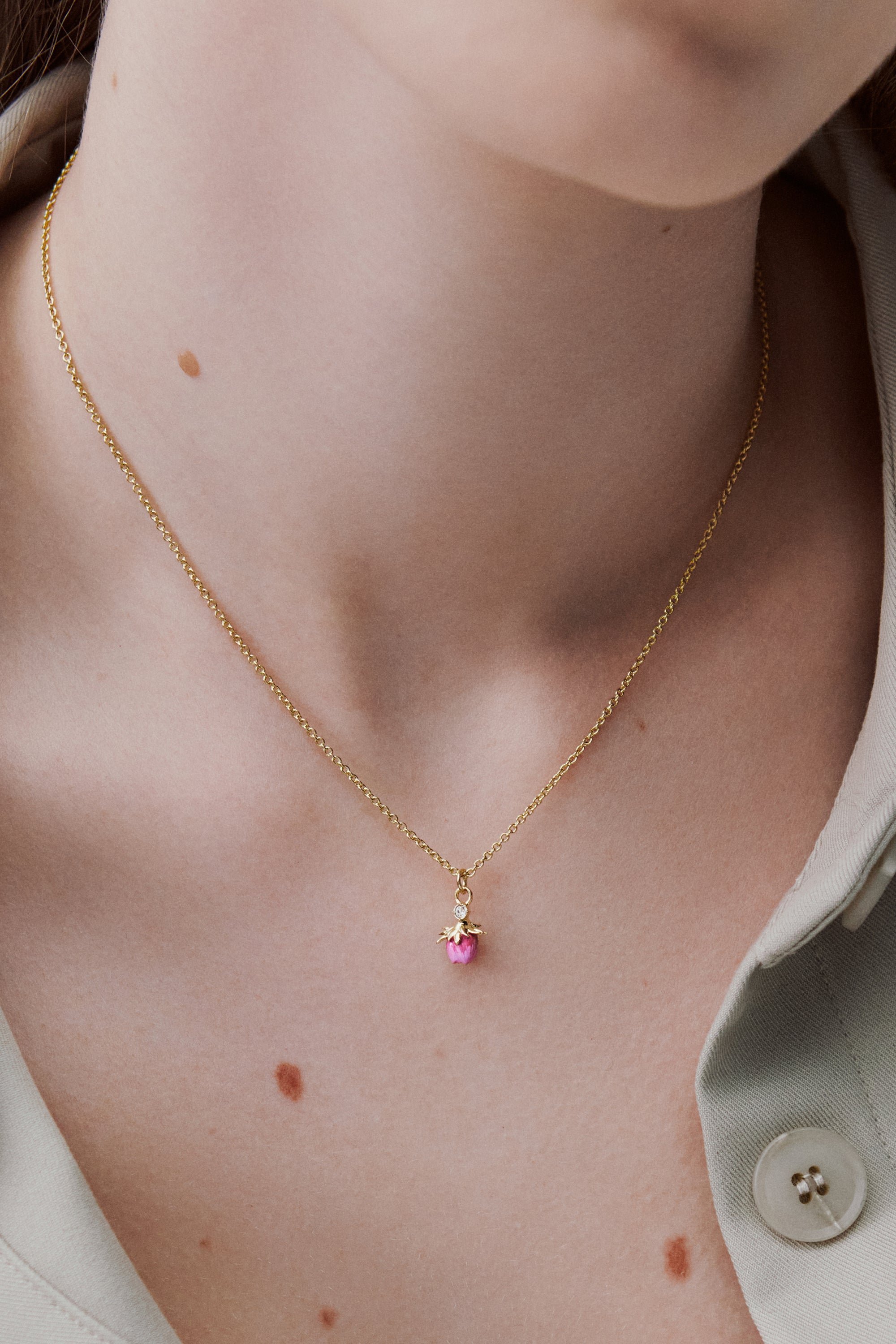 Rosebud and white crystal pendant necklace