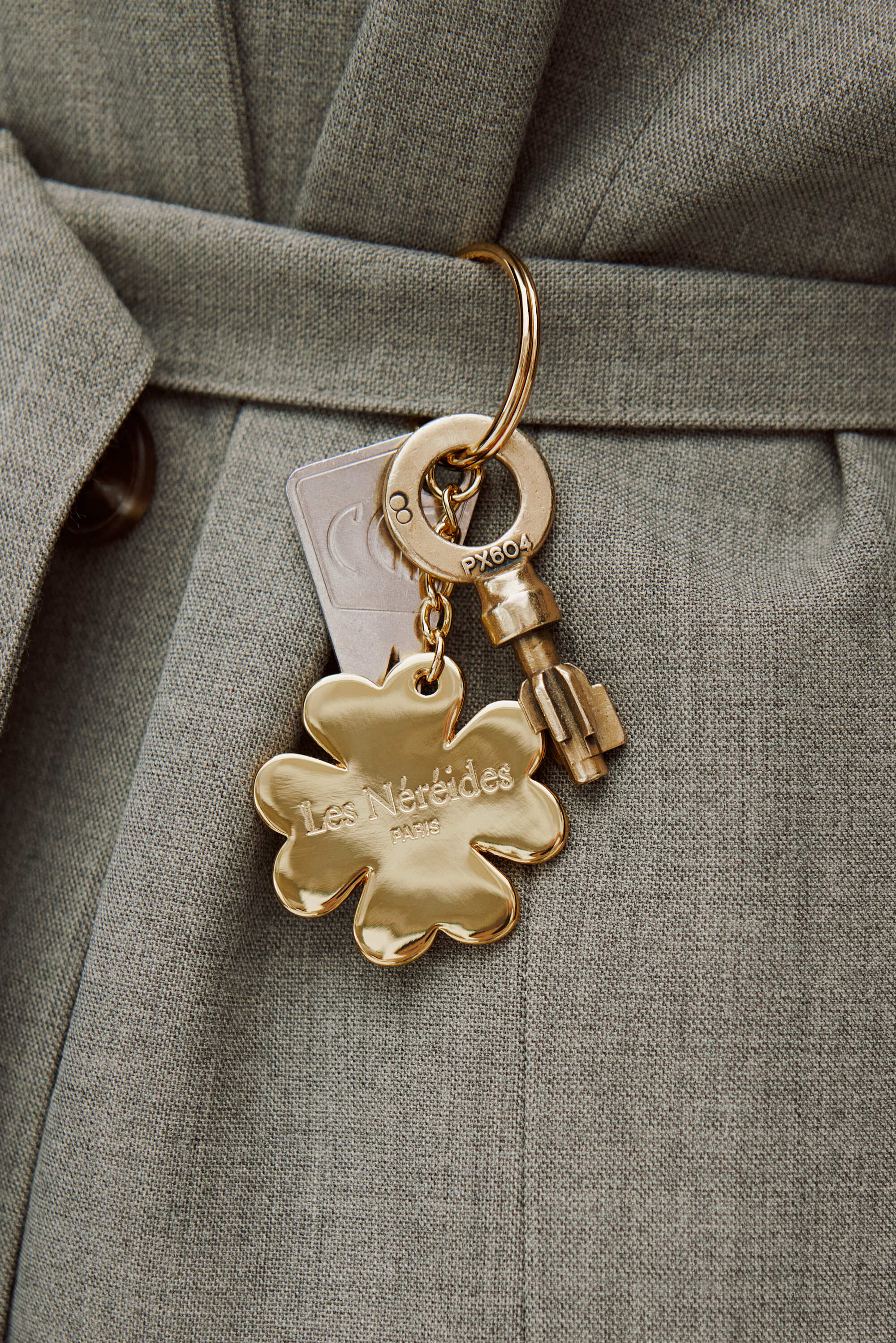 Porte clés trèfle à quatre feuilles en métal doré