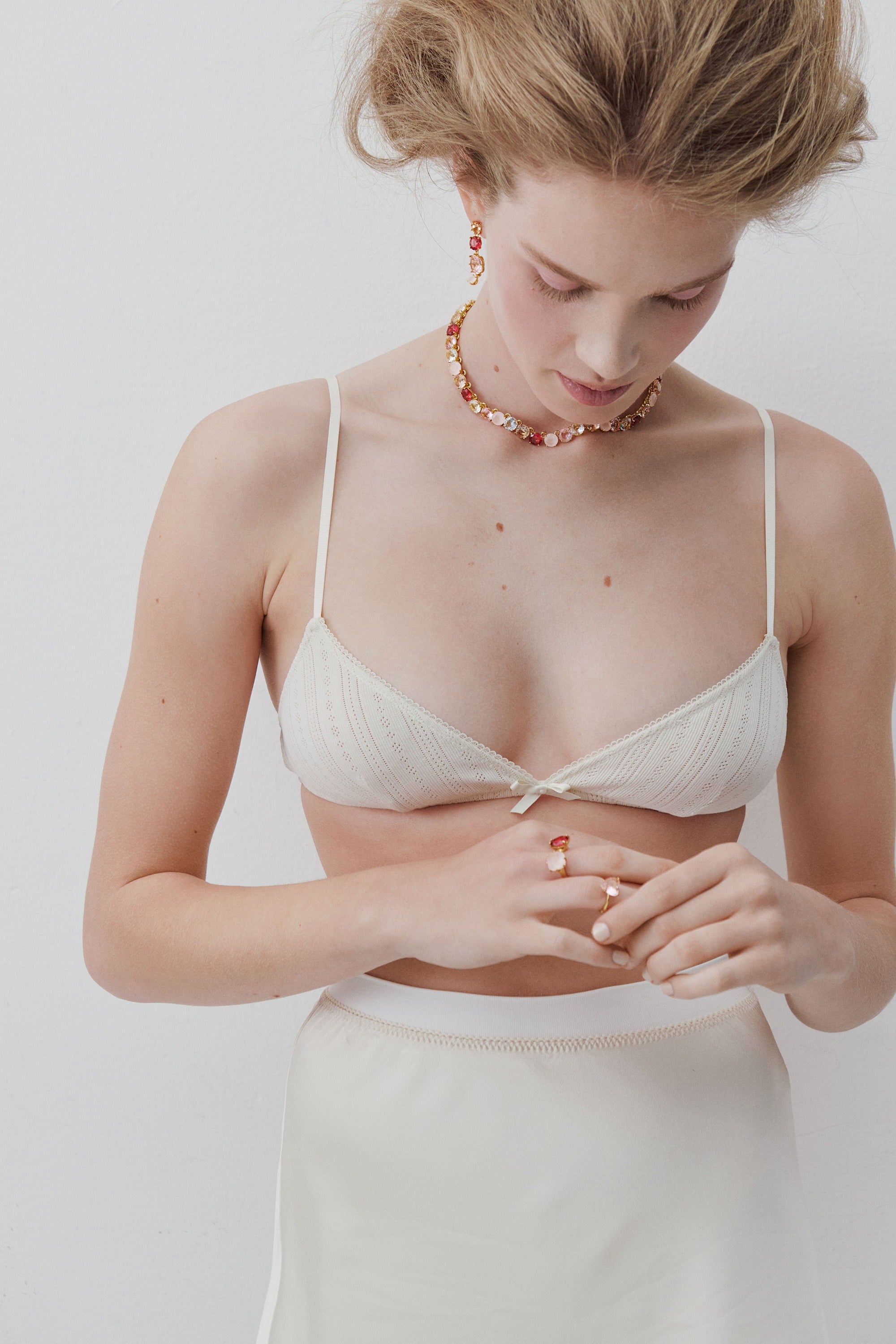 Collier ras de cou pierres rondes La Diamantine Rosa Centifiola