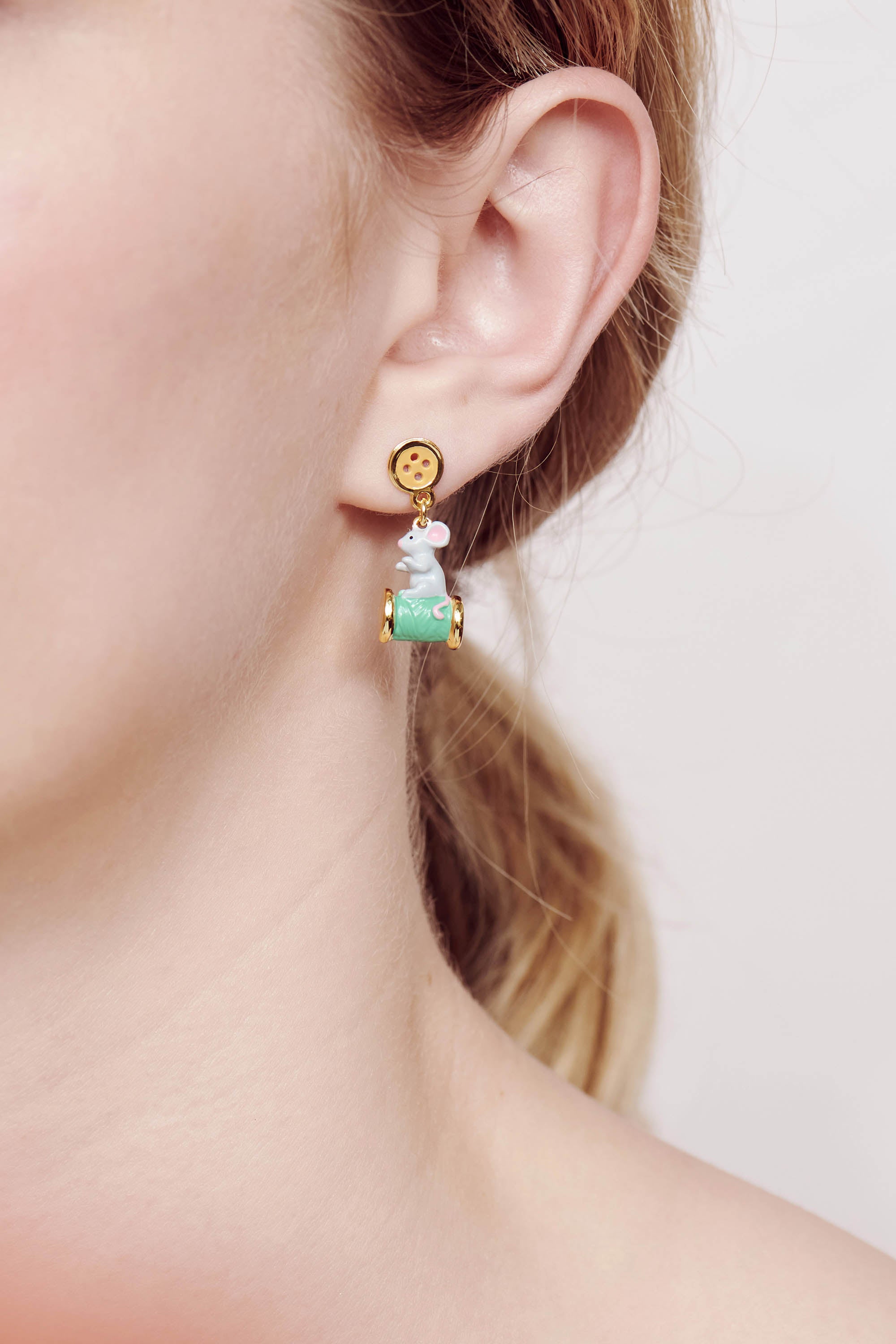 Boucles d'oreilles oiseau, souris, bouton et bobine de fil