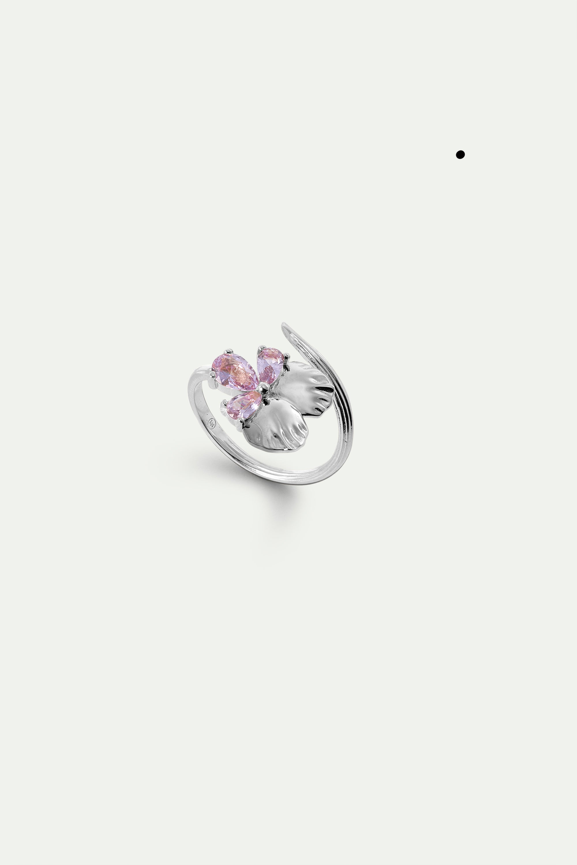 Bague ajustable argentée fleur de pensée et pierres roses