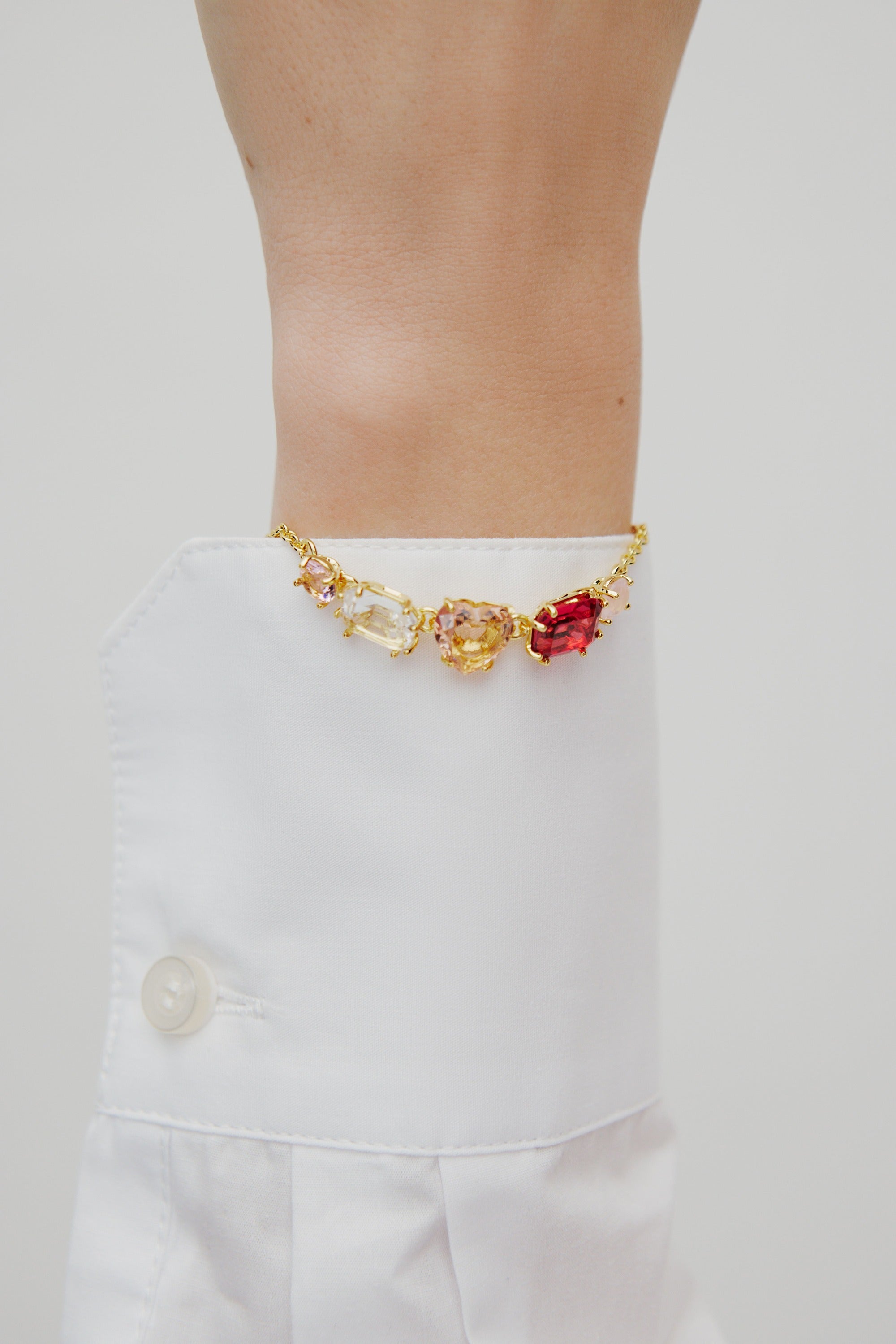 Gradient Pink Diamantine fine bracelet with five stones