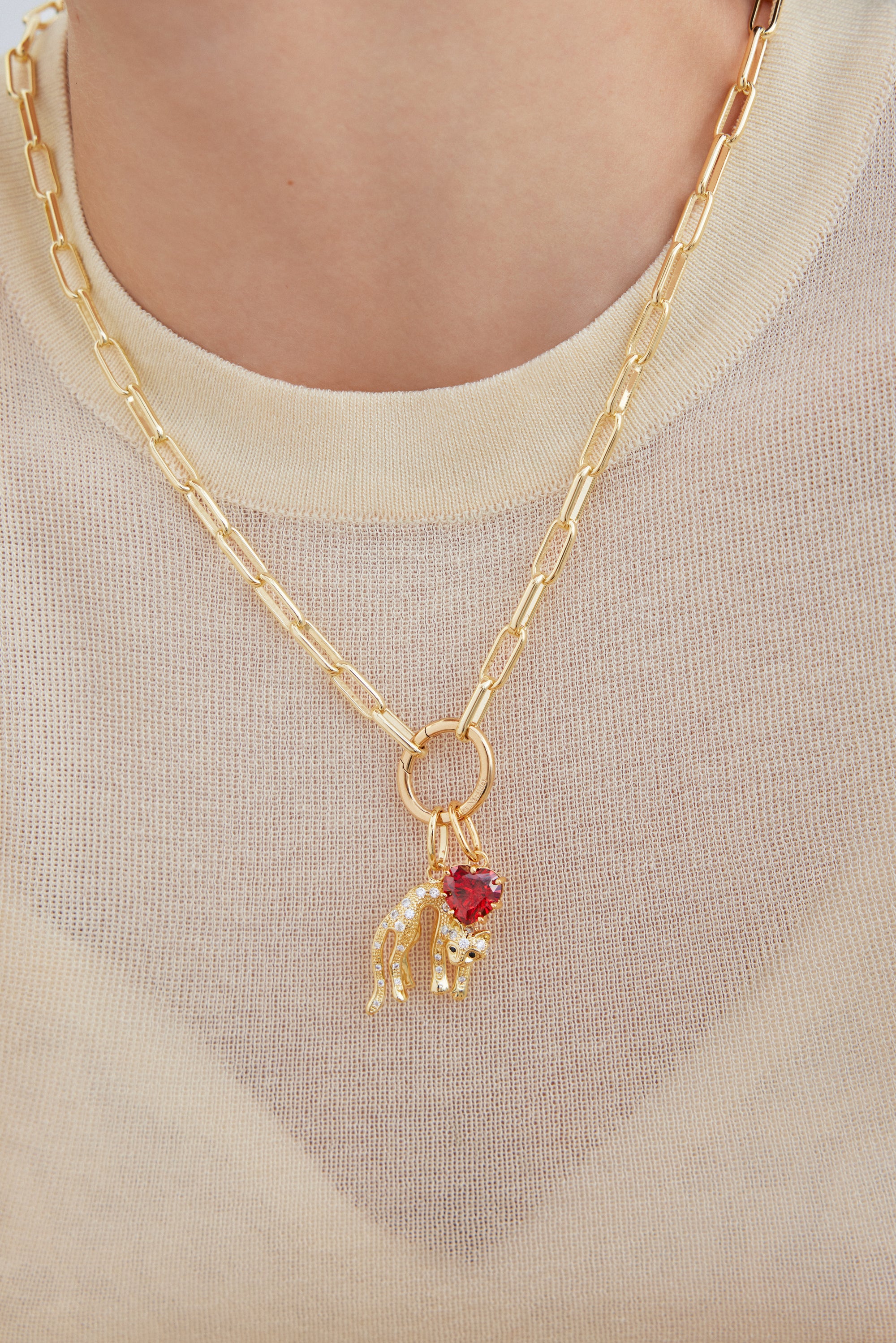 Pendentif chat doré et cristaux, Attention et Douceur