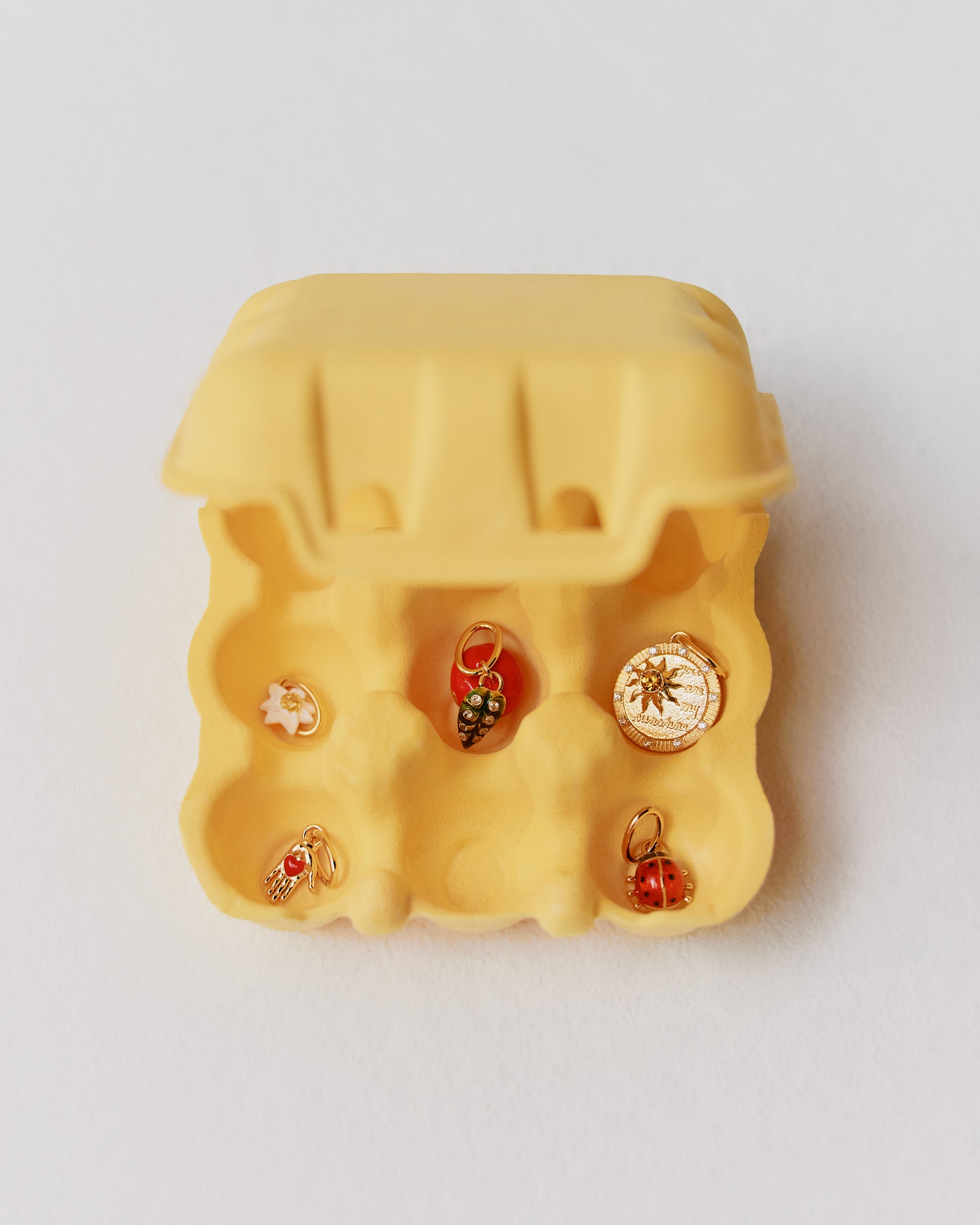 Pendentif Main sur le Coeur, Altruisme et Sincérité