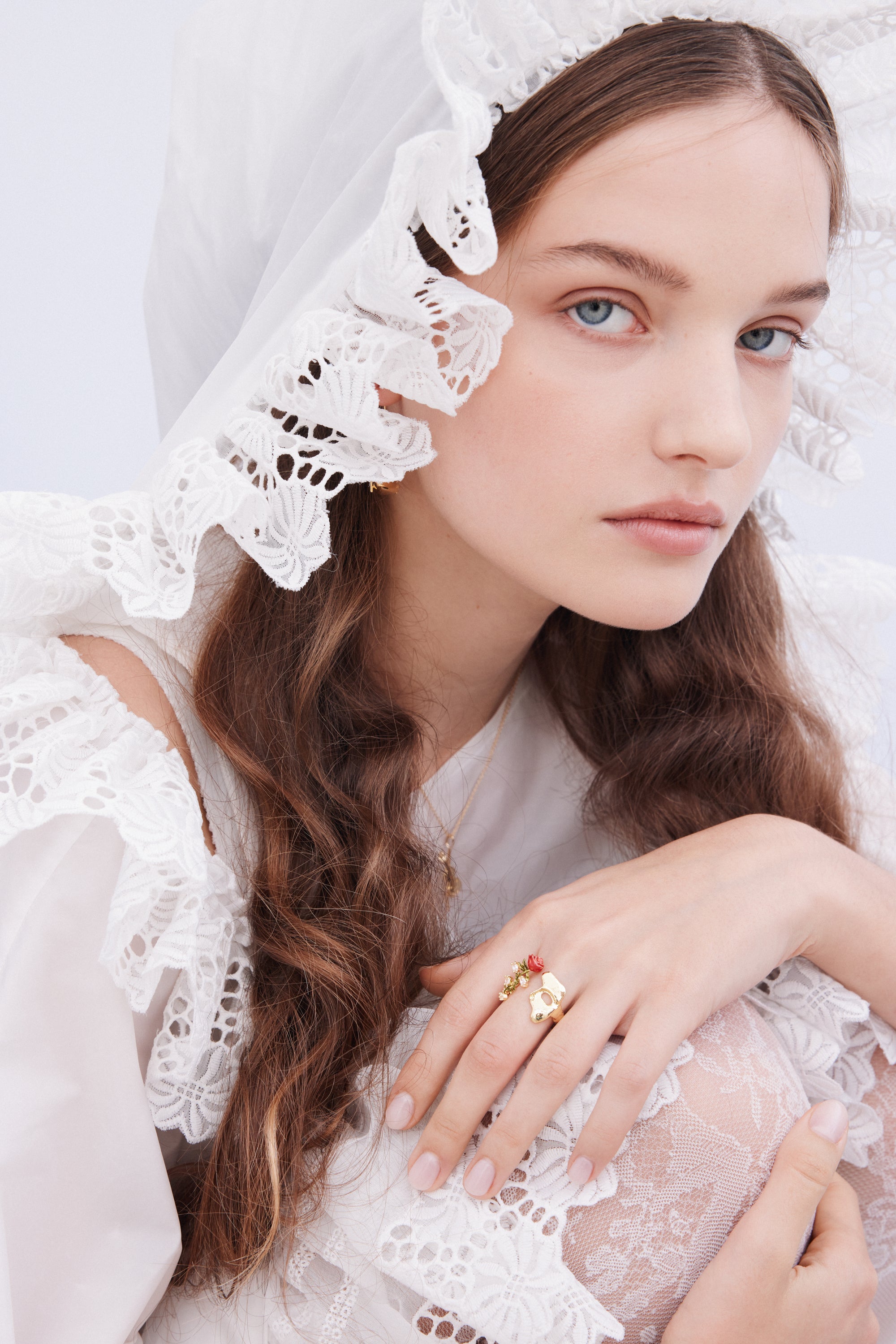 Bague ajustable masque doré, rose et cristaux