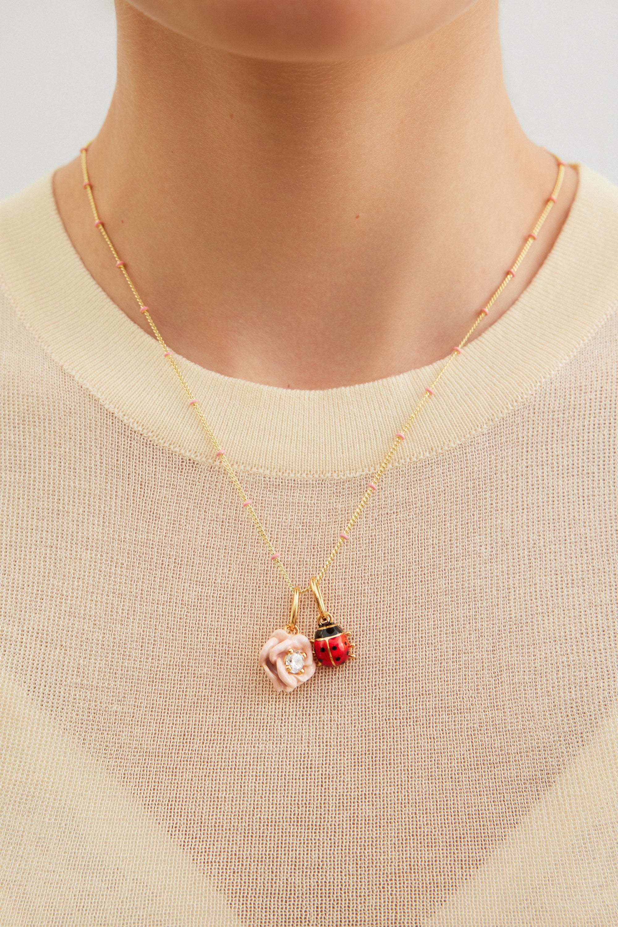 Pendentif Rose, Douceur et Sensualité