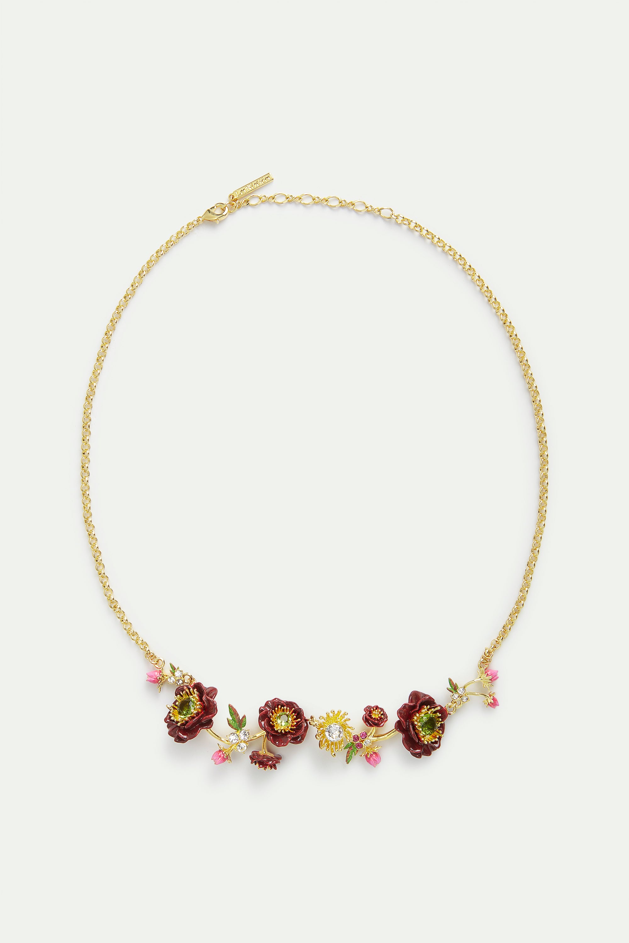 Collier plastron fleurs d'anémone bordeaux, boutons de rose et pierres facettées vertes