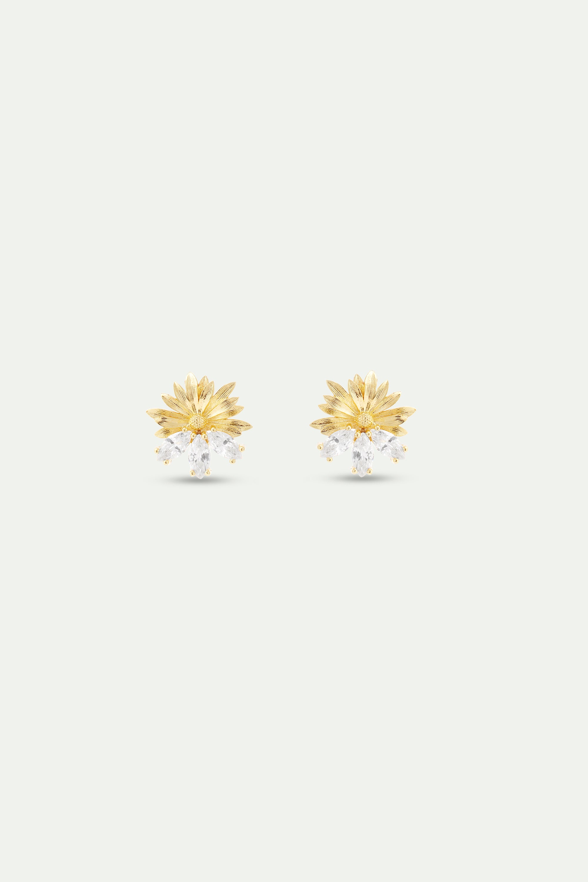 Boucles d'oreilles tiges dorées marguerite et pierres blanches