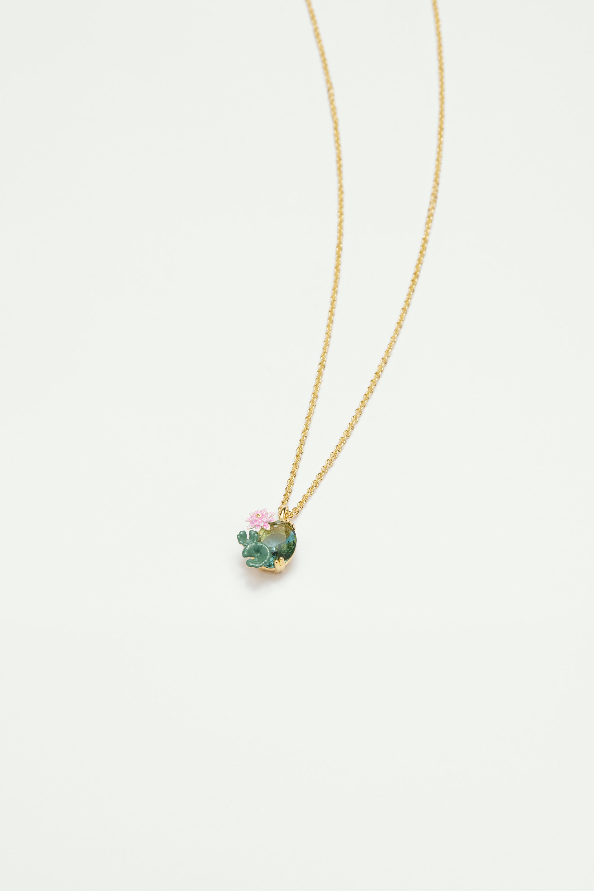 Collier pendentif fleur de lotus et pierre bleue