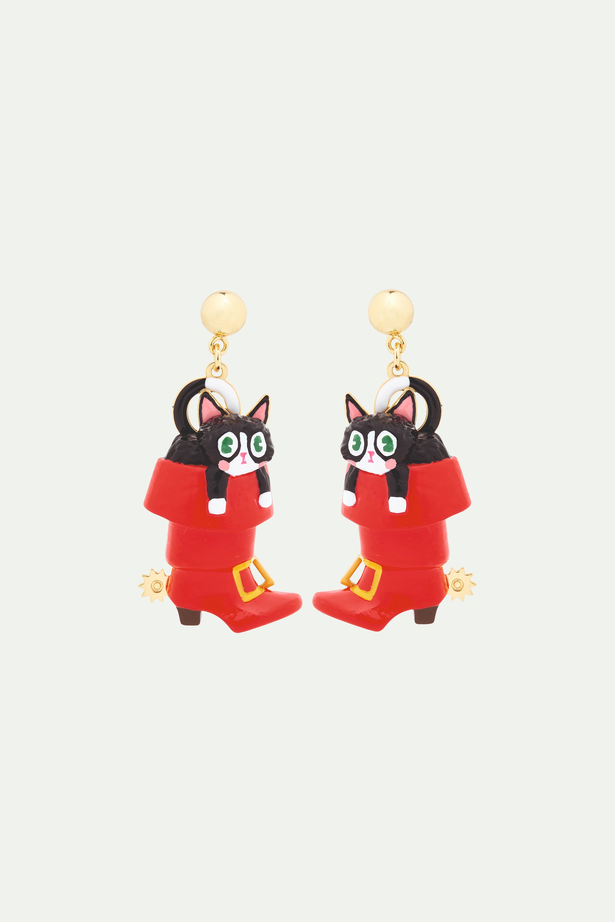 Boucles d'oreilles tiges chat charmant dans sa botte rouge