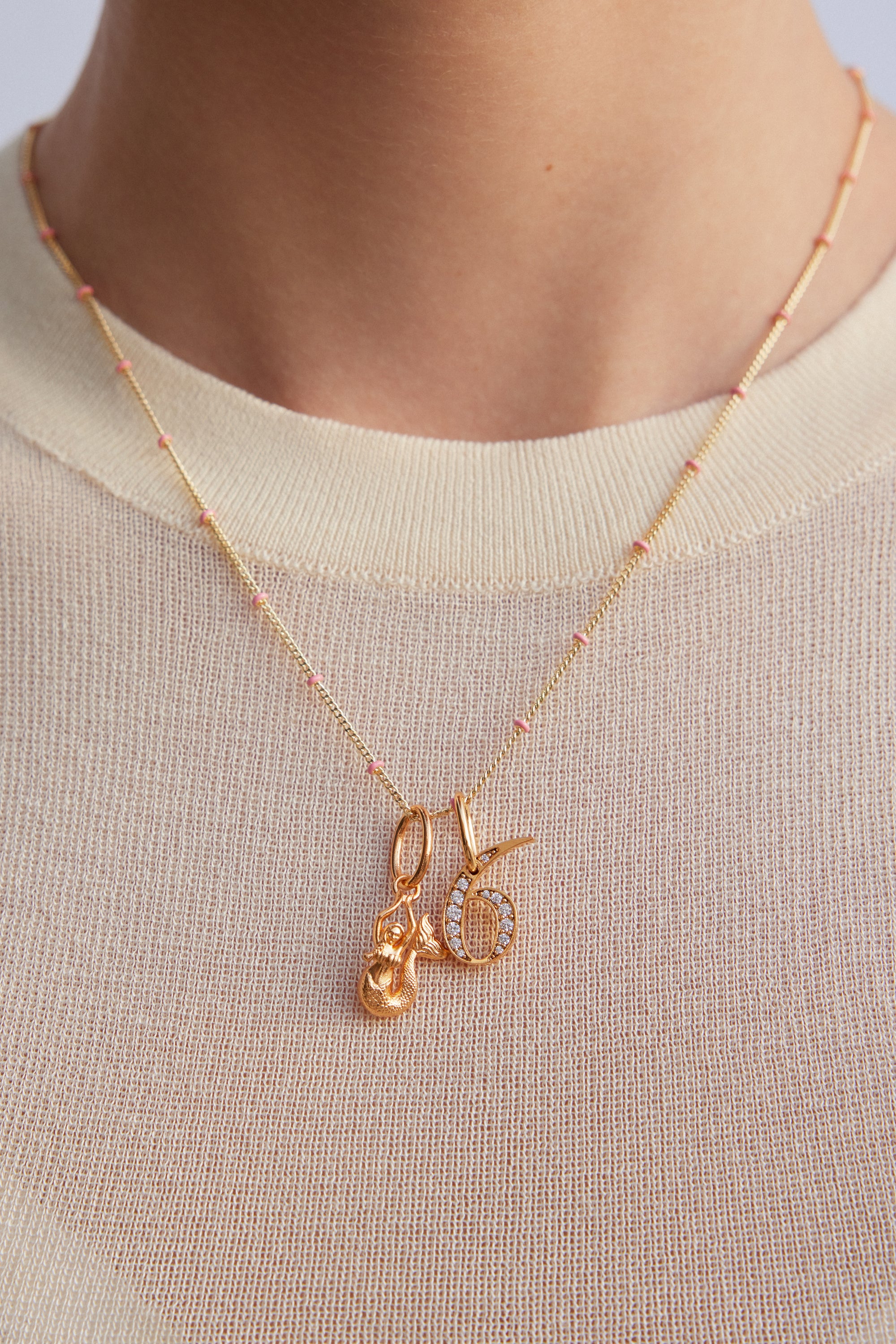 Pendentif chiffre 6, Calme et Générosité