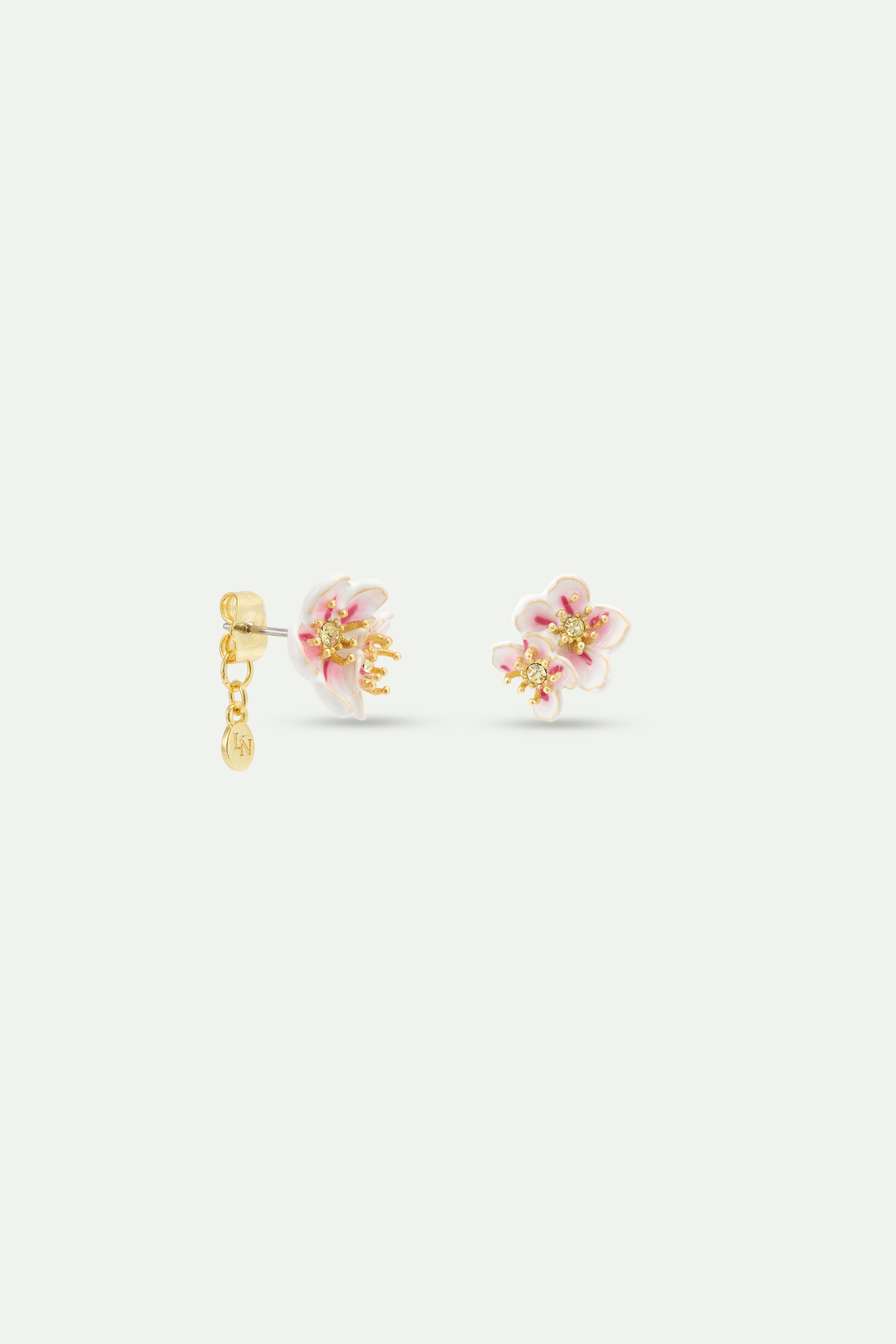 Boucles d'oreilles duo de mini fleurs blanches de cerisier
