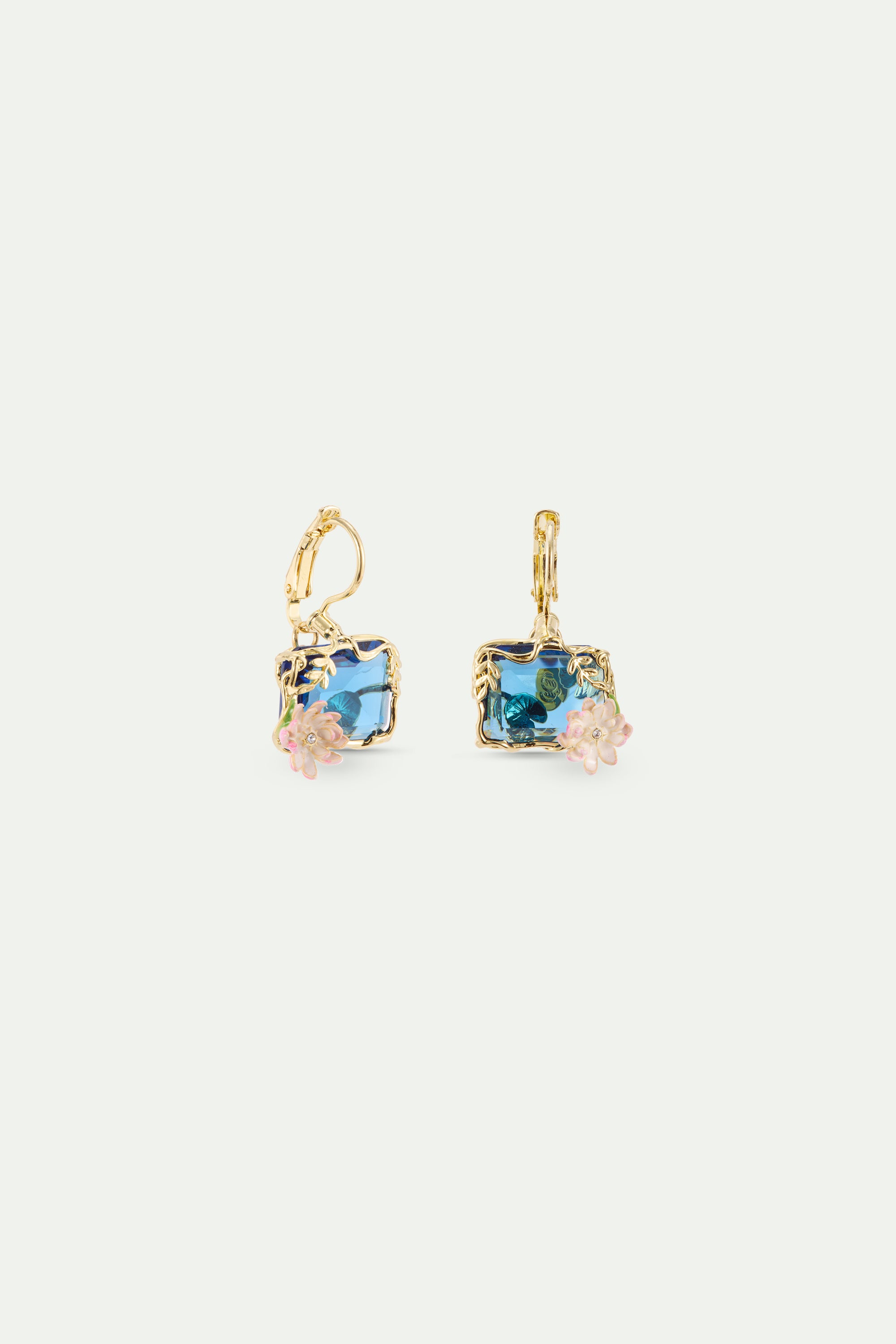 Boucles d’oreilles bassin aux nymphéas bleues et roses