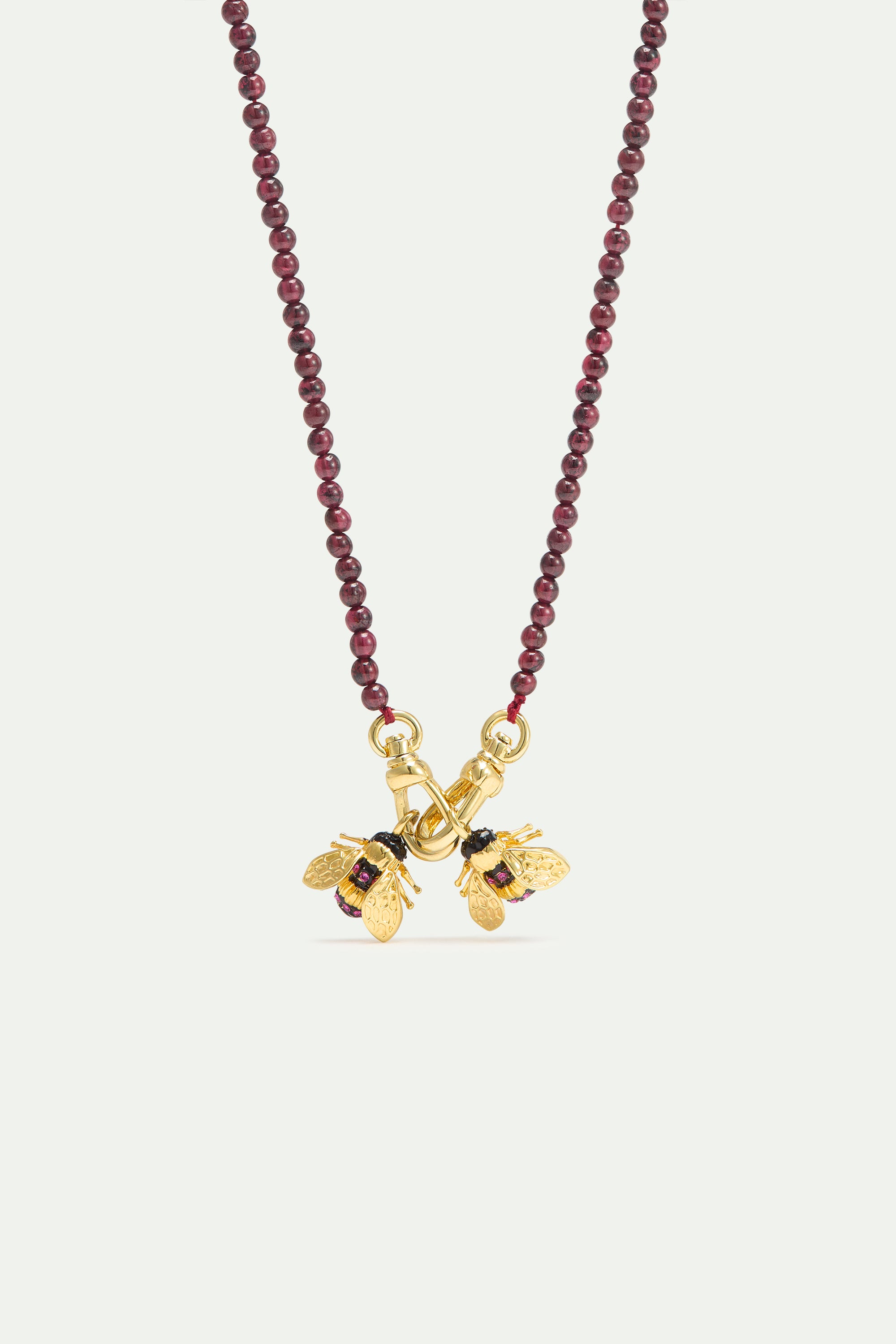 Collier perles de grenat et abeilles dorées