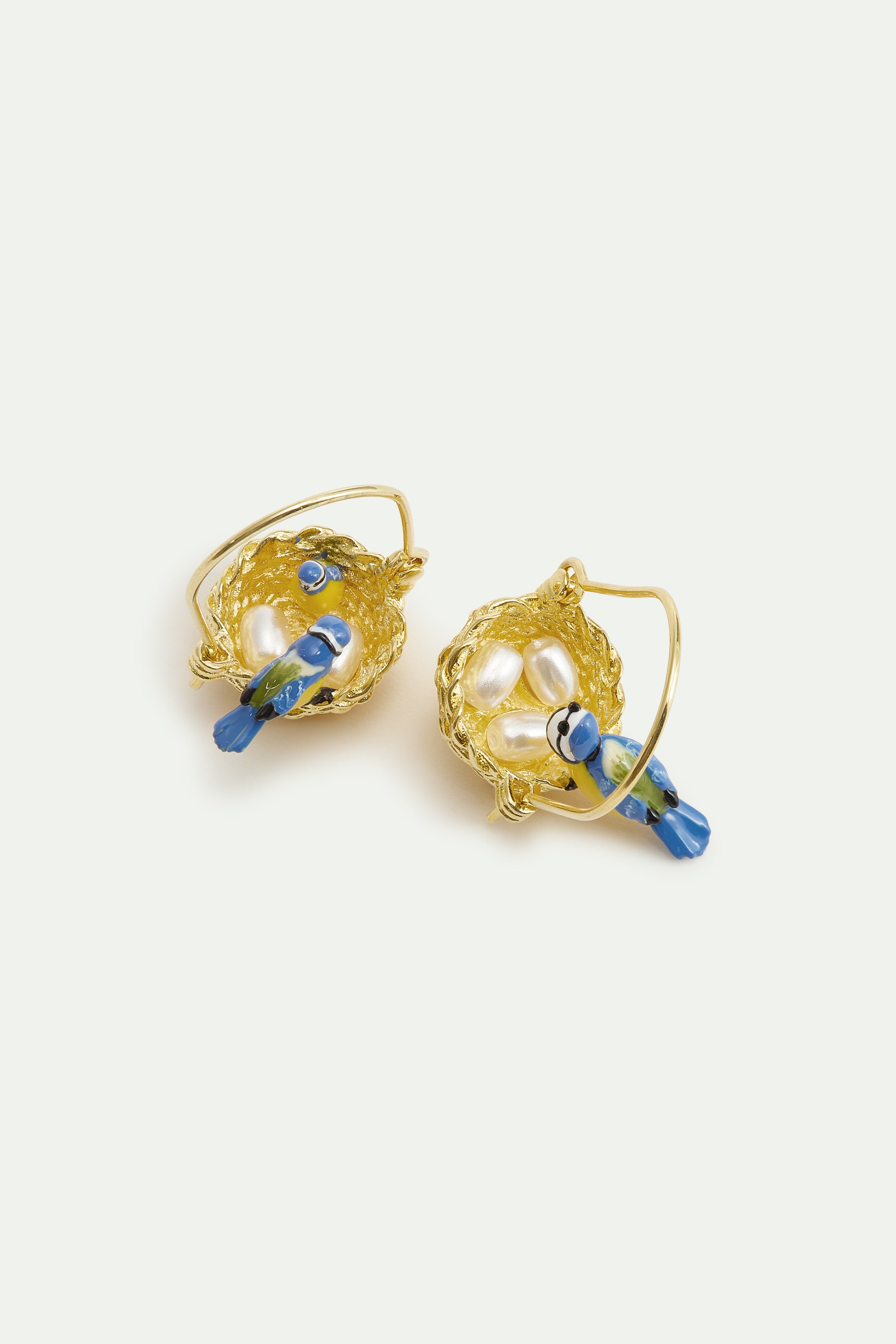 Boucles d'oreilles crochets asymétriques nid doré et mésanges jaunes et bleues