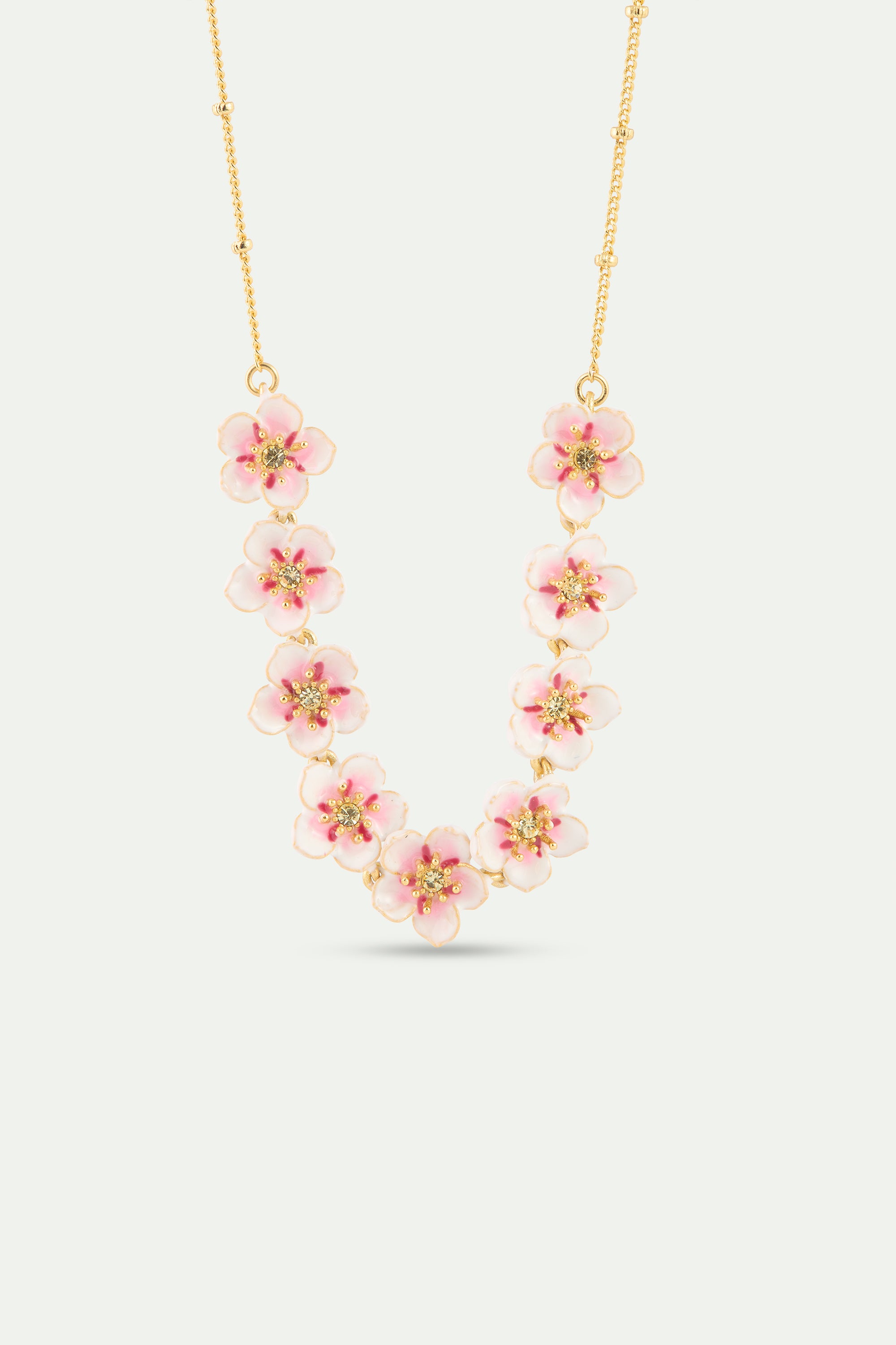 Collier plastron mini fleurs blanches de cerisier