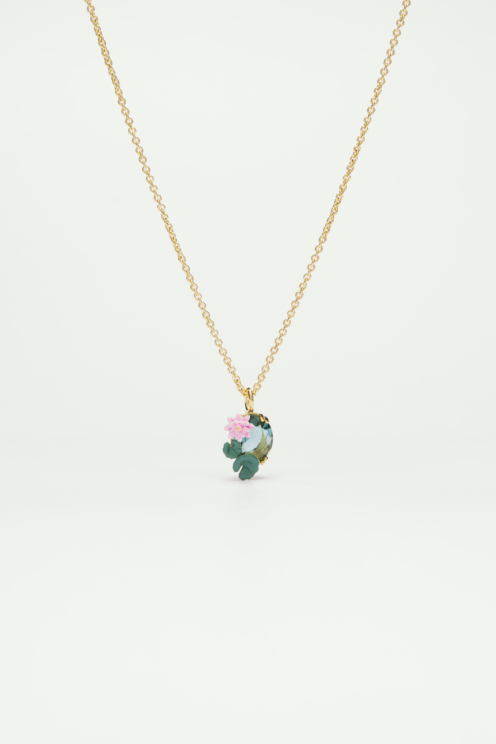 Collier pendentif fleur de lotus et pierre bleue