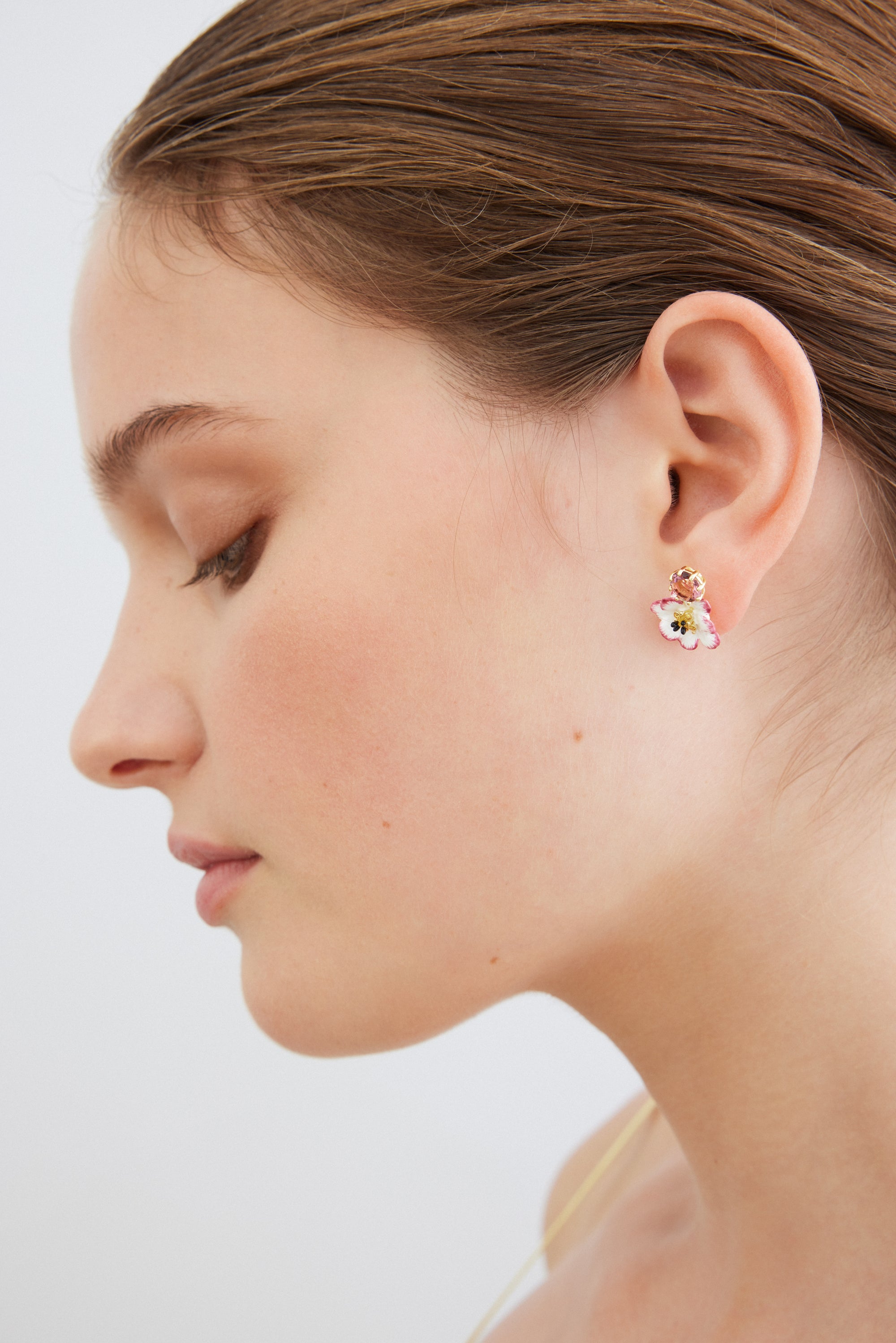 Boucles d'oreilles cosmos blanche et rose et pierre ronde rose
