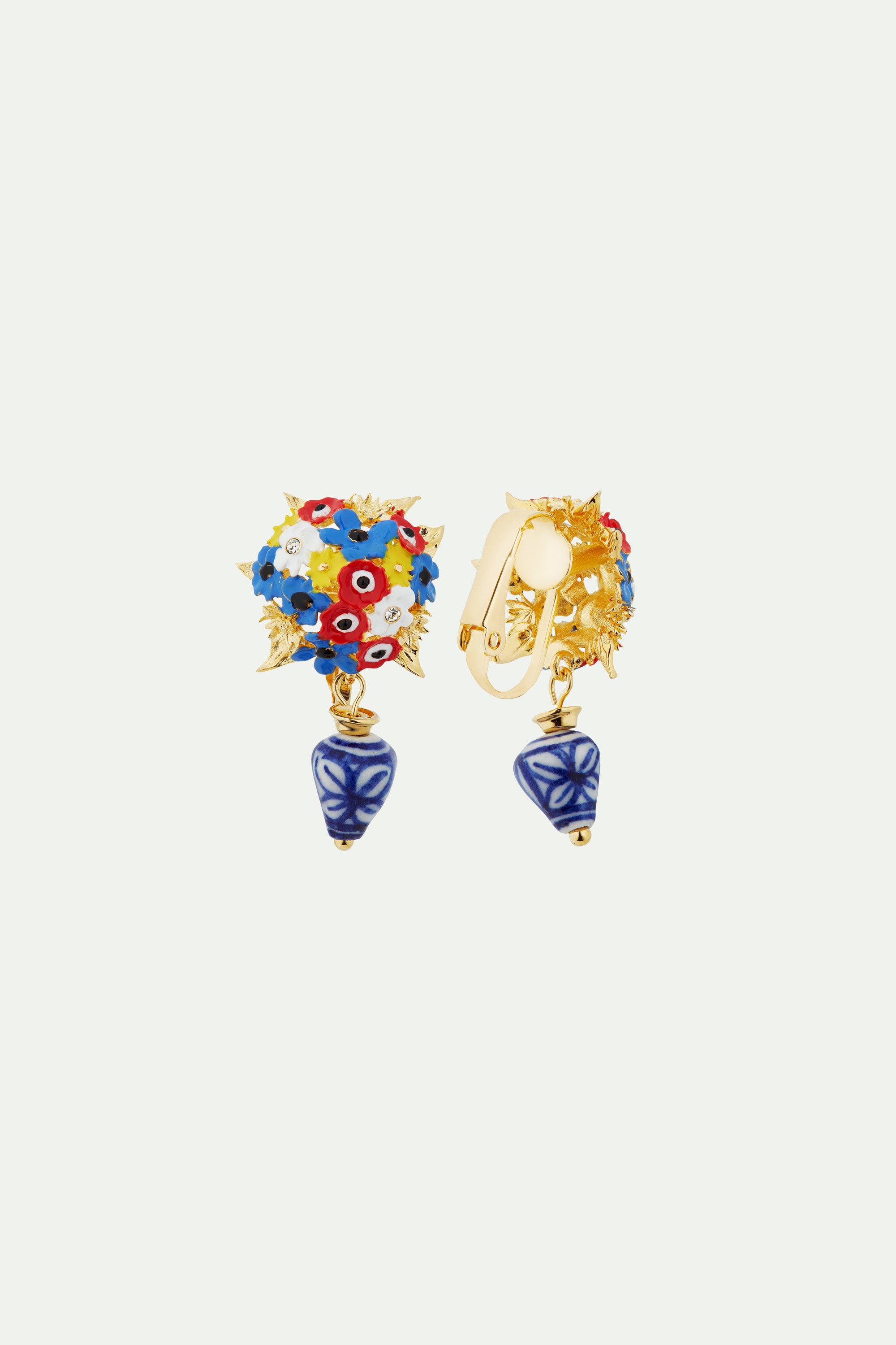Boucles d’oreilles clips bouquet de fleurs et perle en céramique