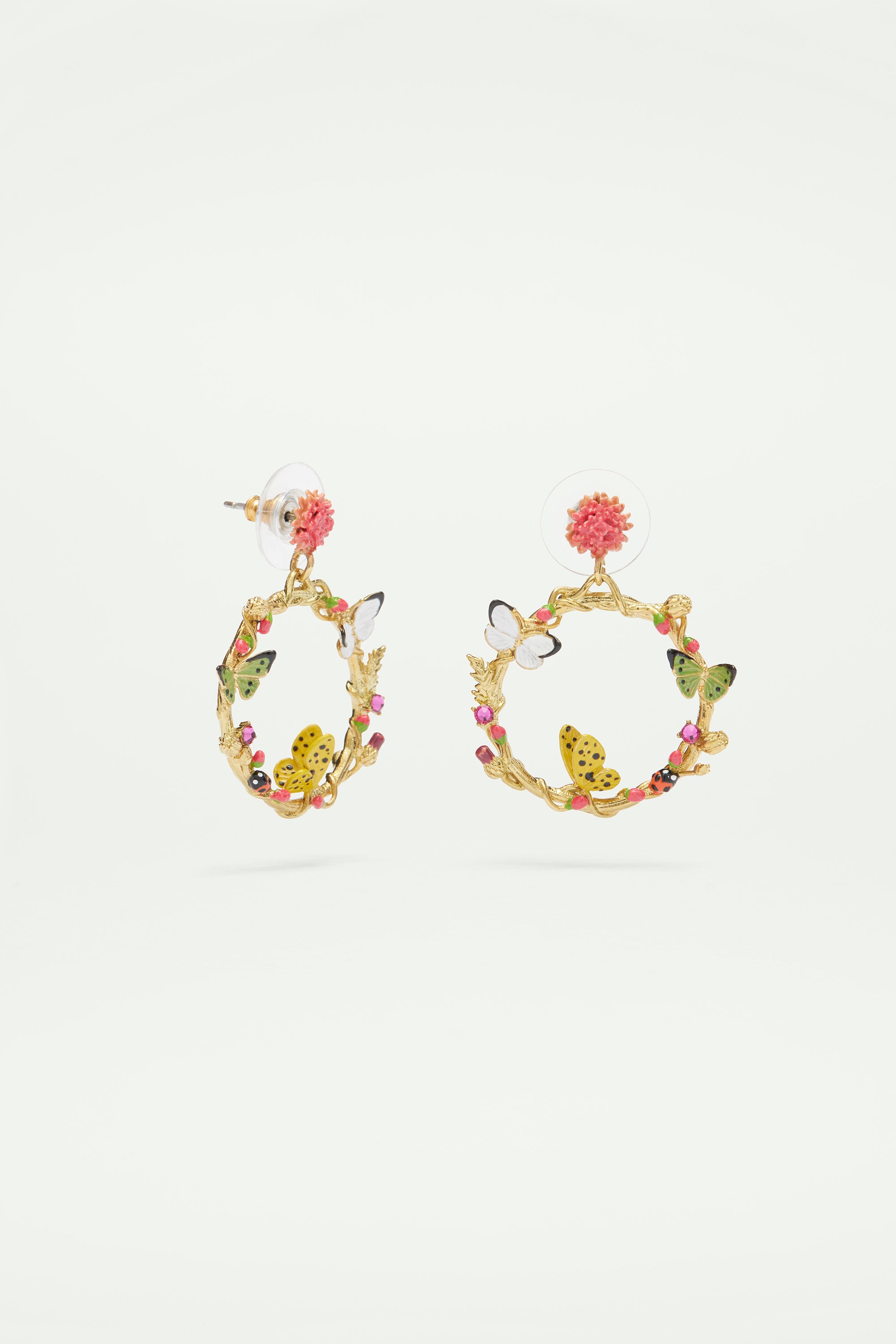 Pendientes bolitas colgantes mariposas esmaltadas y elementos vegetales