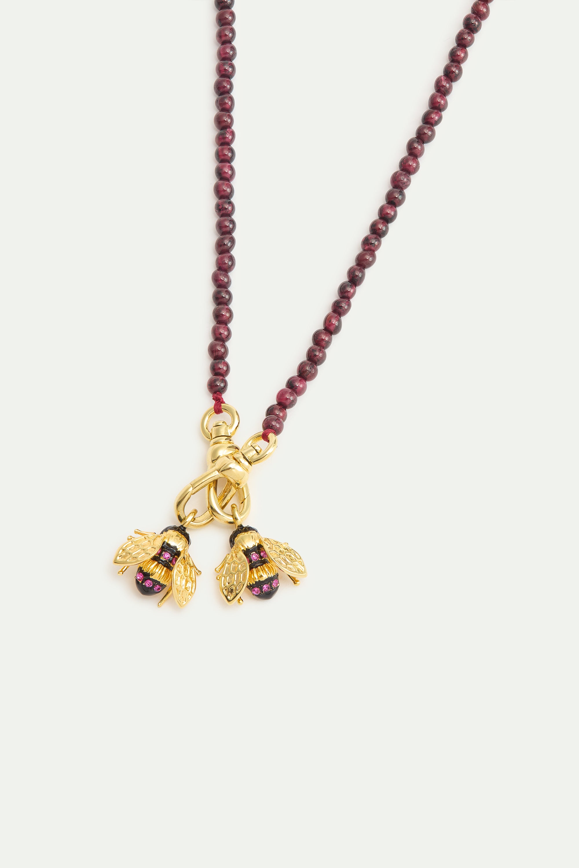 Collier perles de grenat et abeilles dorées