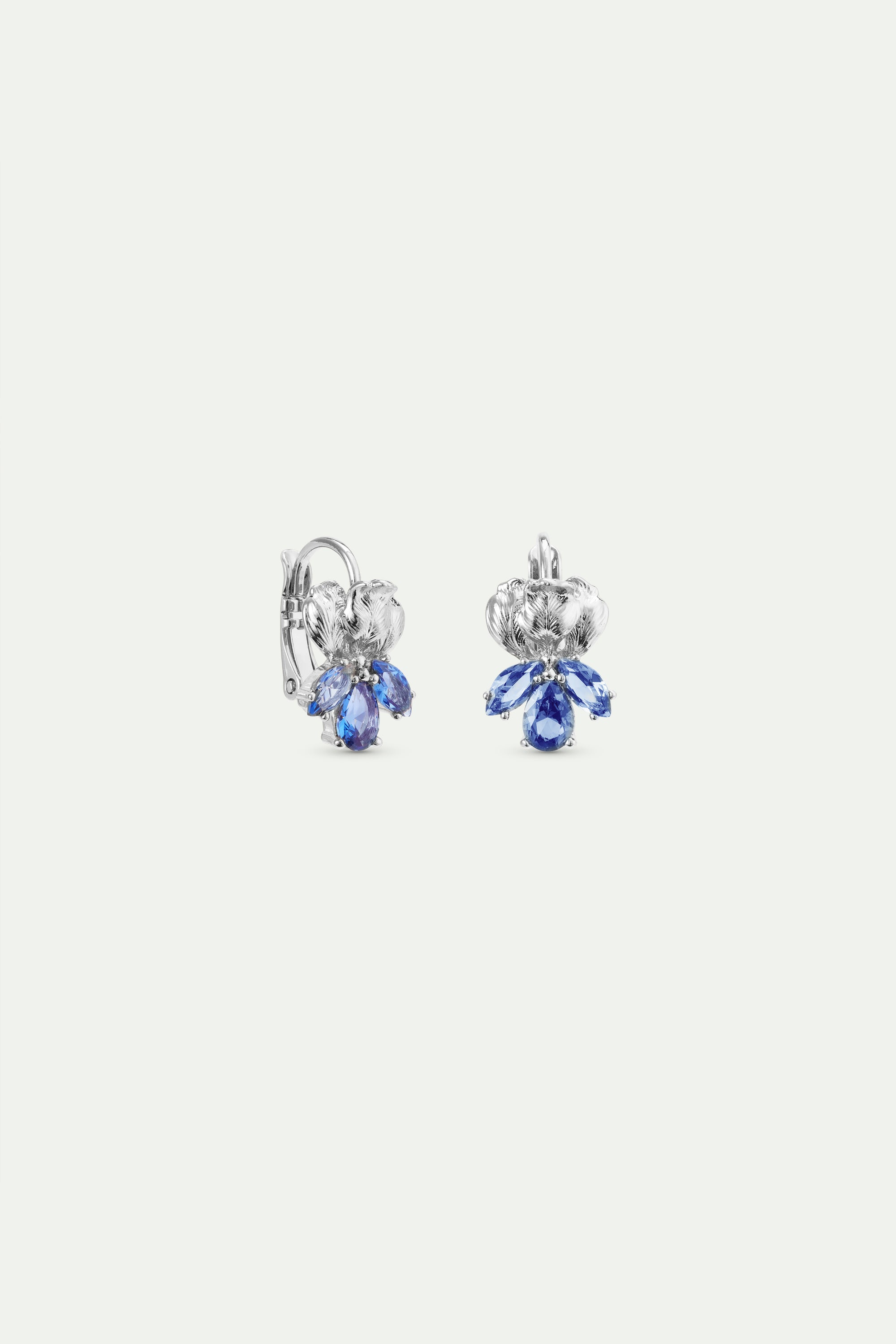 Boucles d'oreilles dormeuses argentées iris et pierres bleues