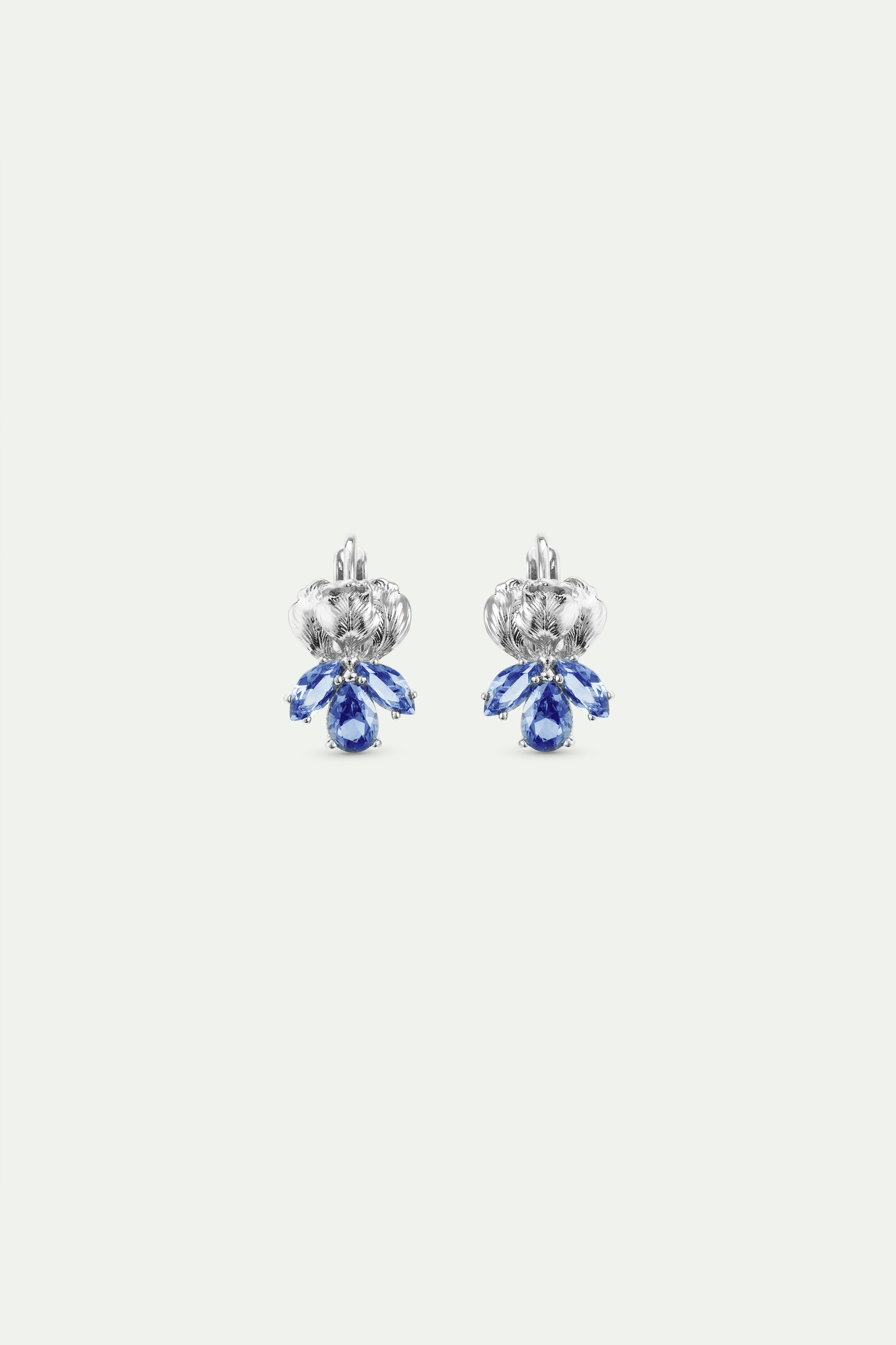 Boucles d'oreilles dormeuses argentées iris et pierres bleues