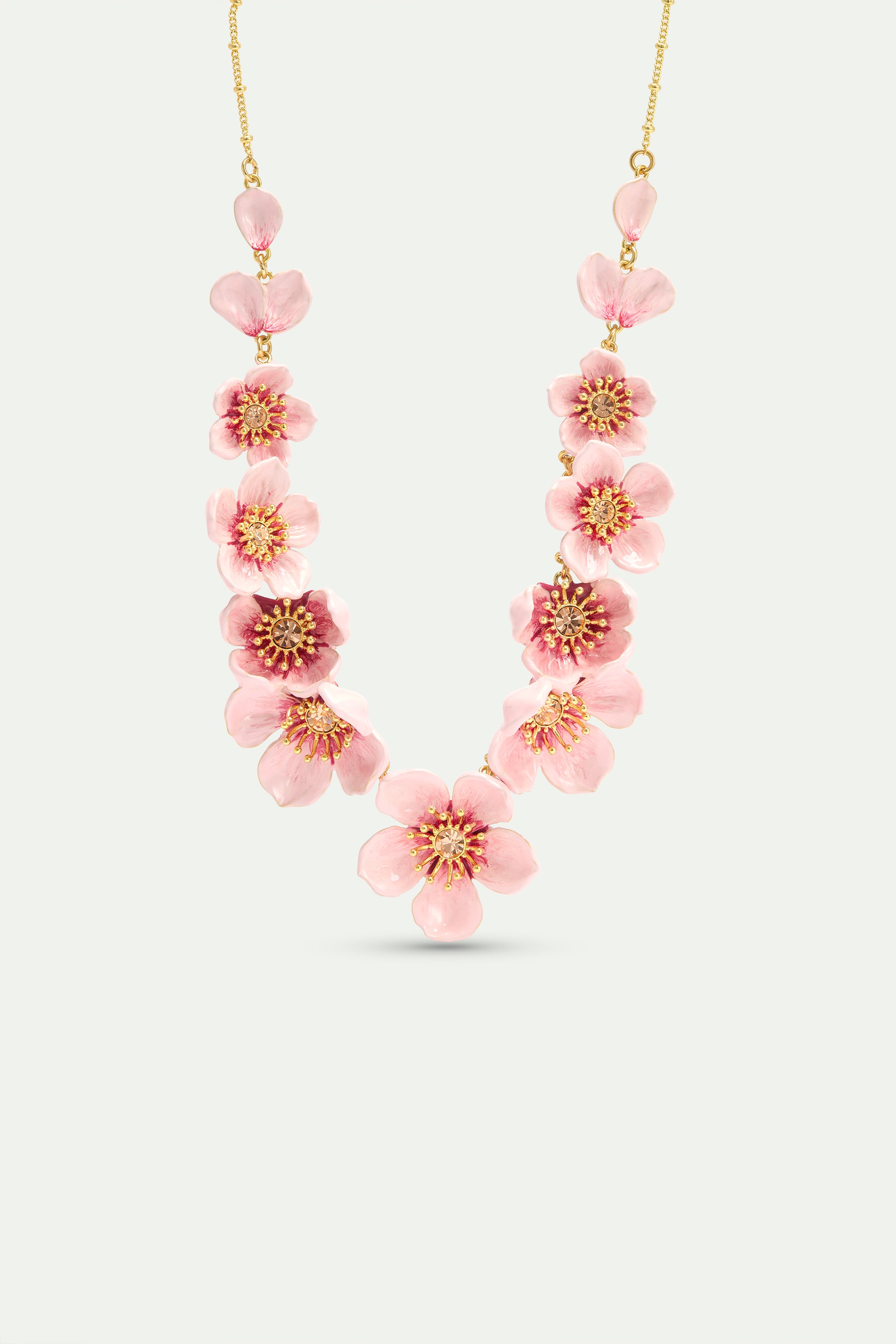 Collier plastron fleurs de cerisier roses